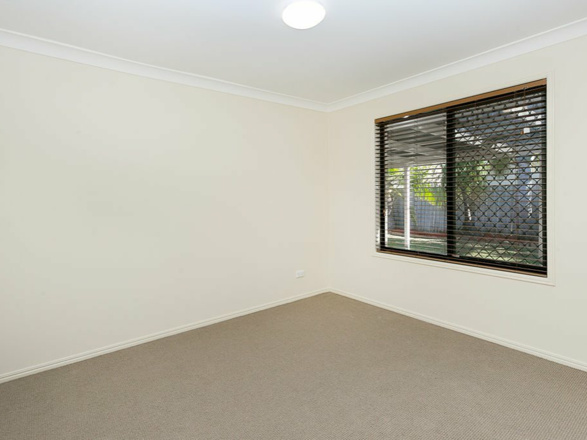 4 Prospero Circuit, SPRINGFIELD LAKES
