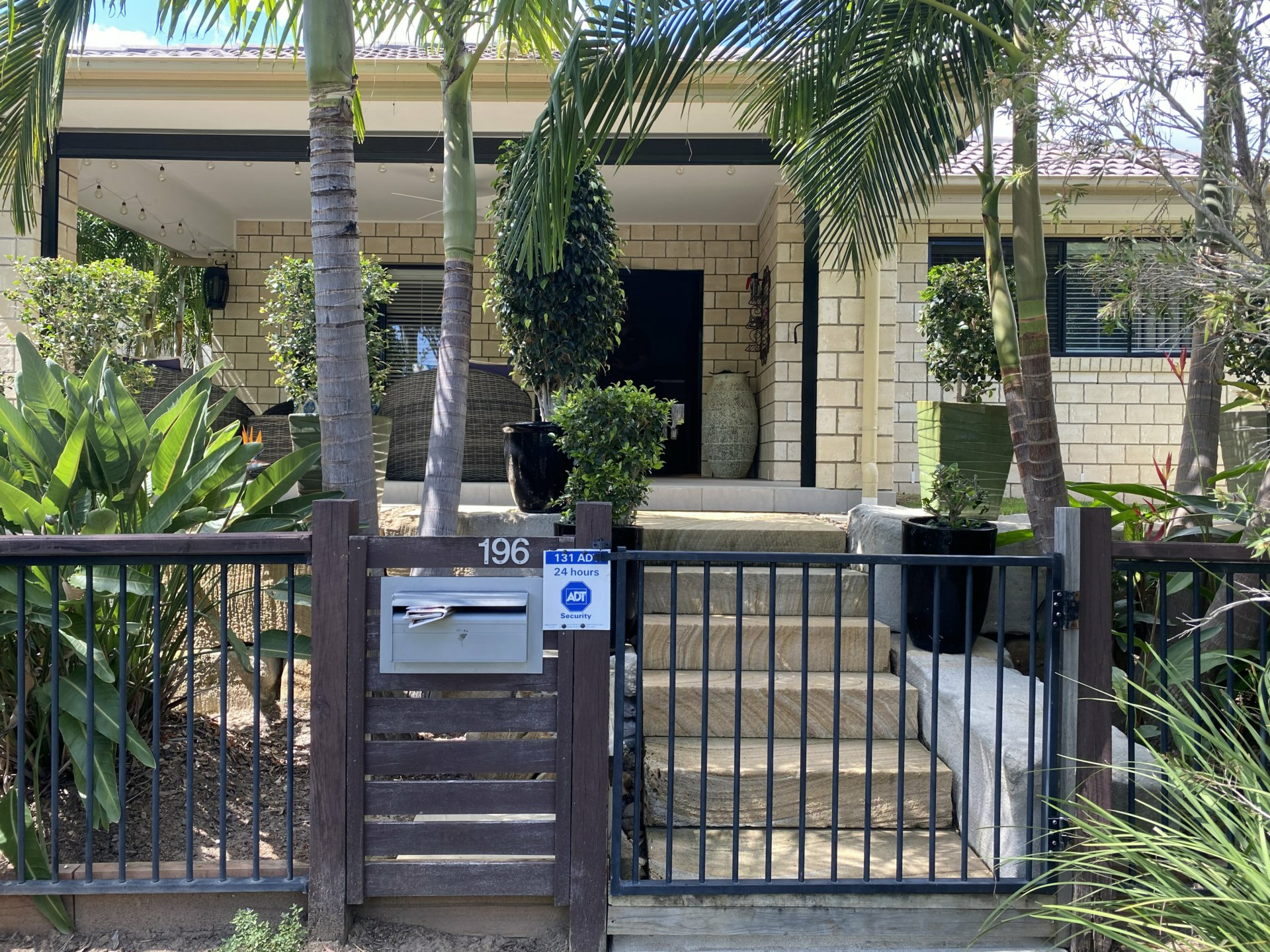 196 Grande Avenue, SPRINGFIELD LAKES