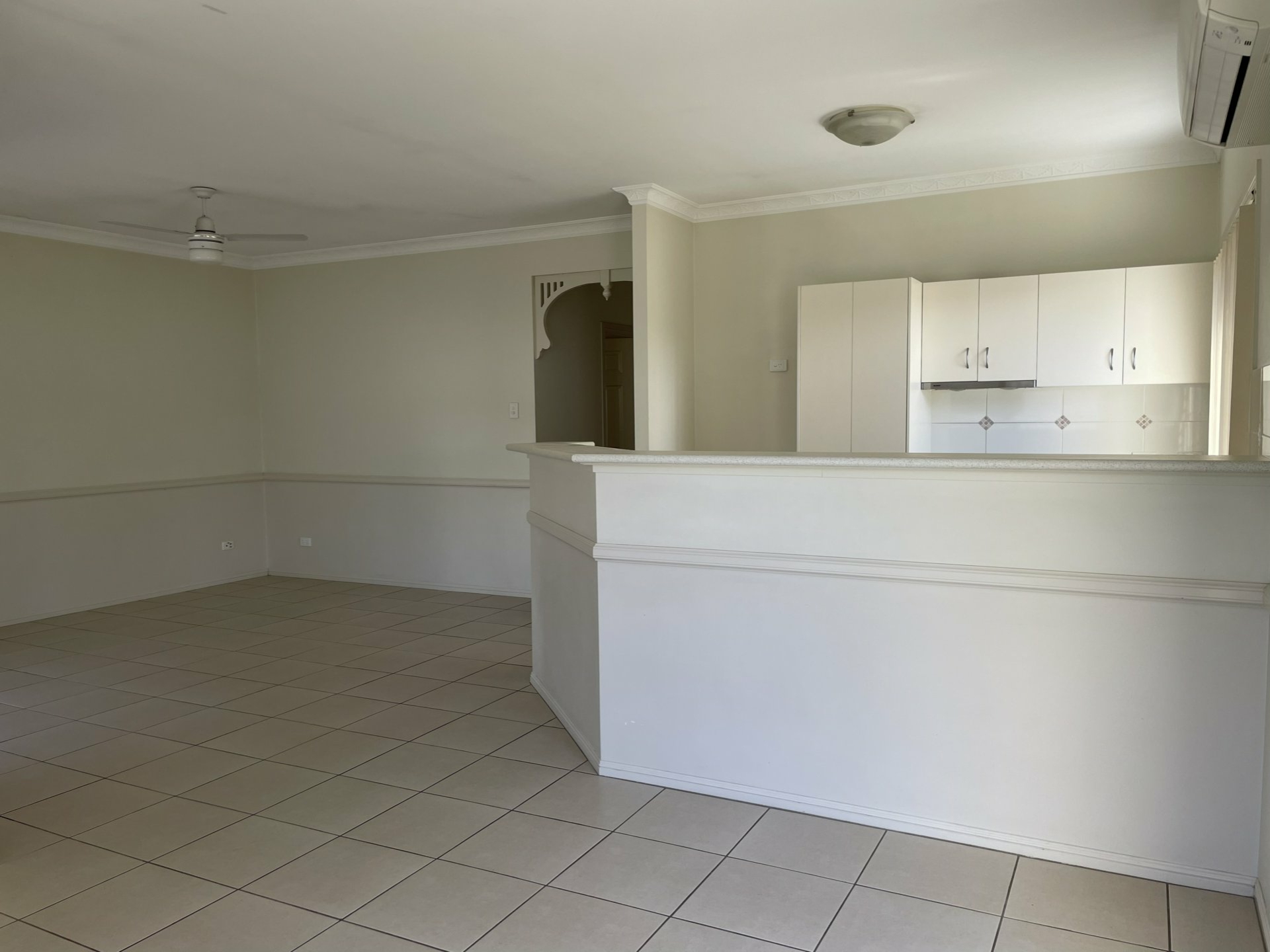 35 Greenleaf Avenue, SPRINGFIELD LAKES