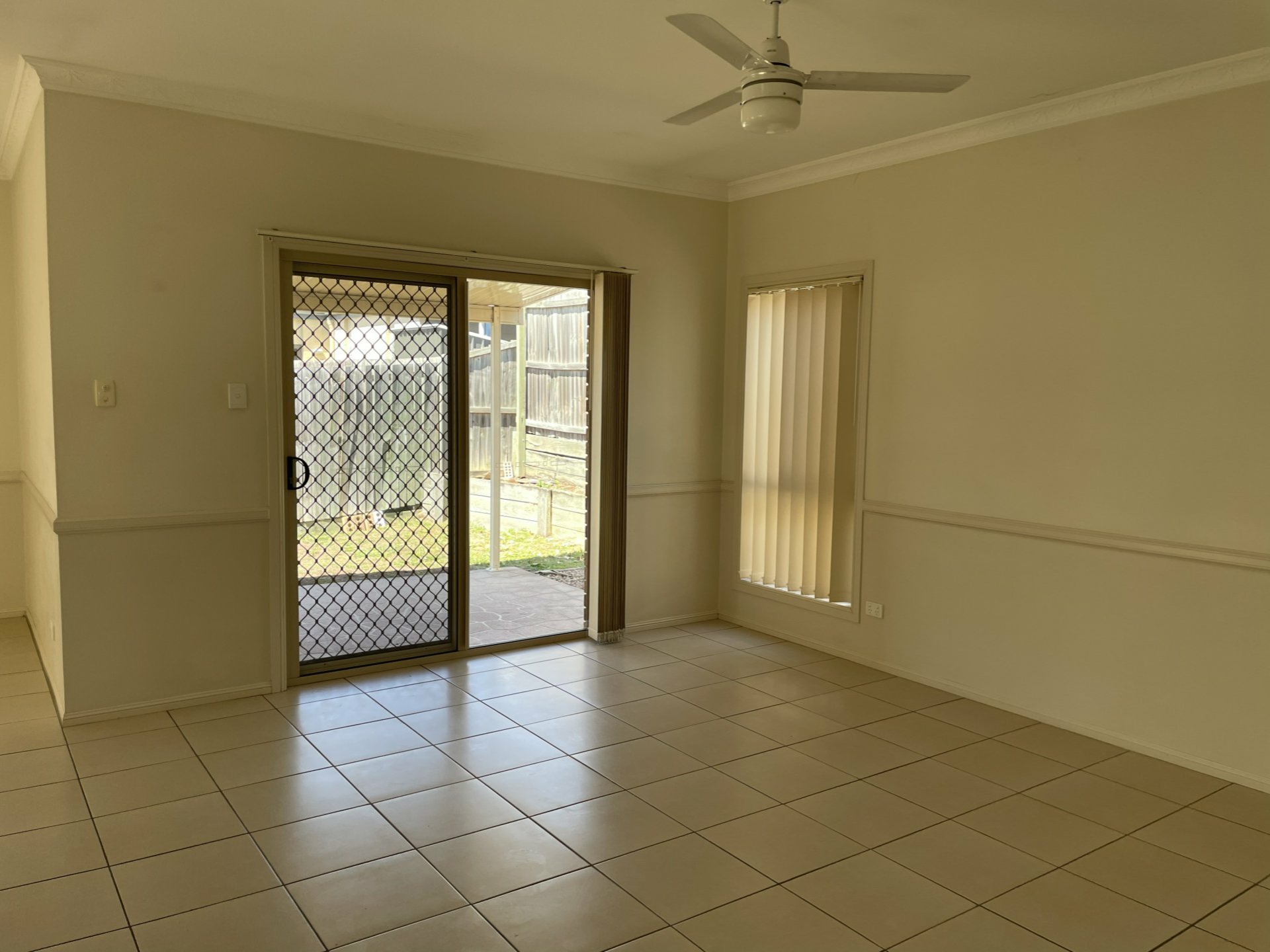 35 Greenleaf Avenue, SPRINGFIELD LAKES