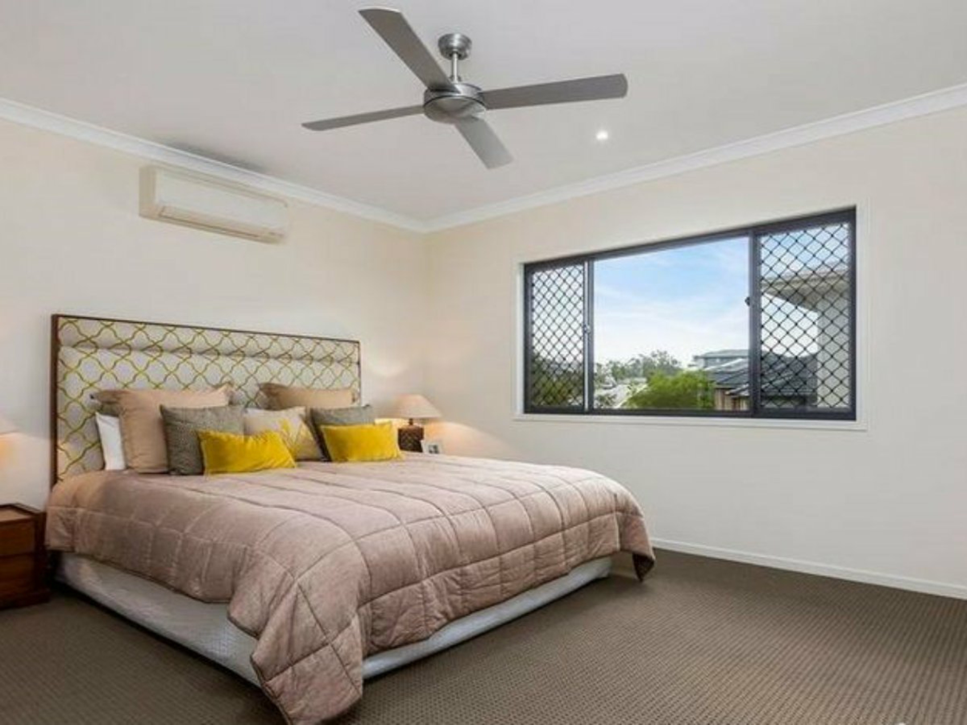 18 Capri Street, SPRINGFIELD LAKES
