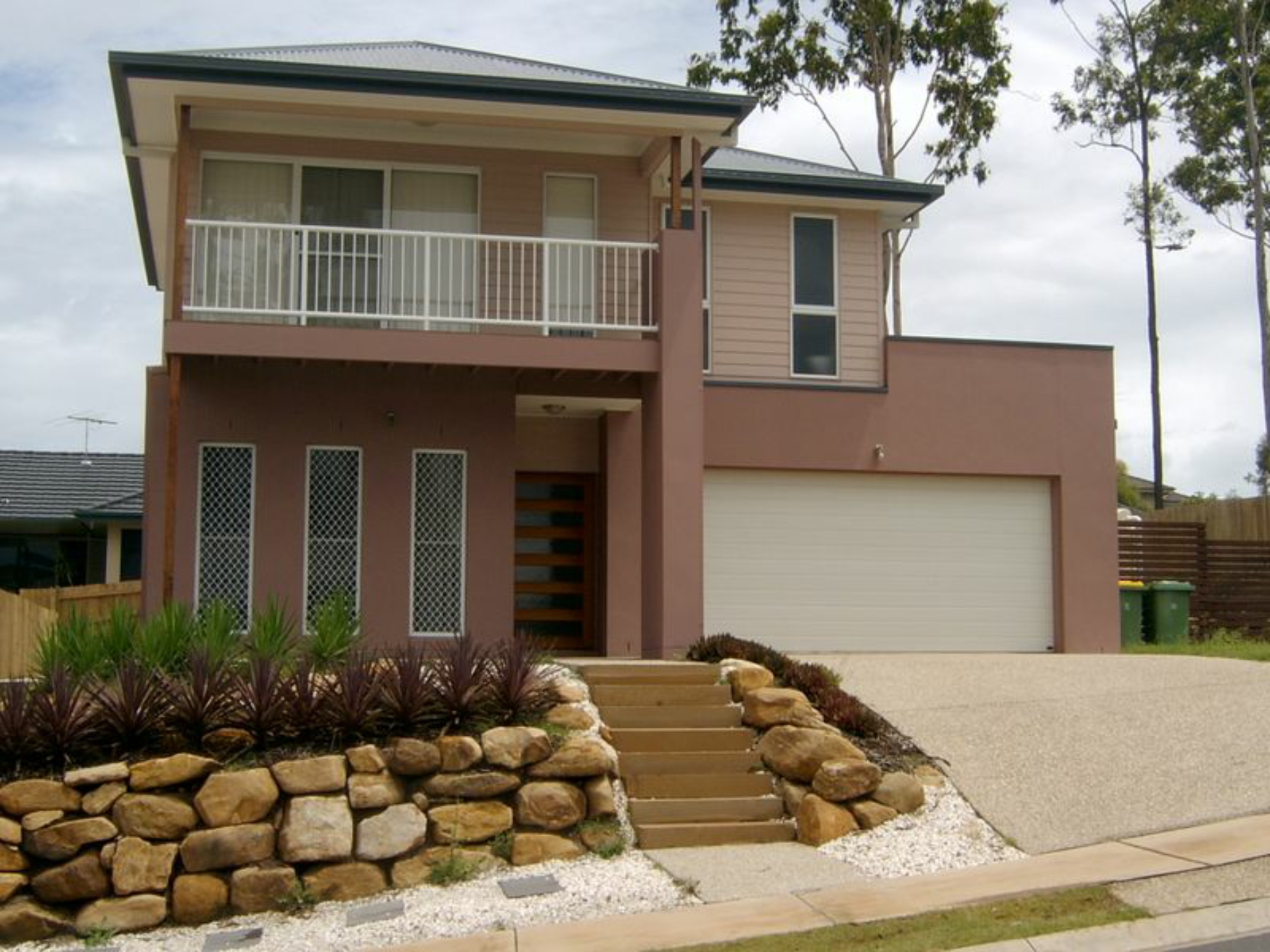 9 Atlantic Drive, SPRINGFIELD LAKES