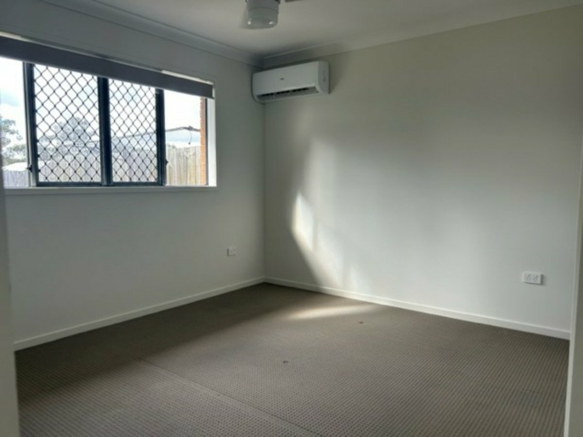 Unit 1/71 Magpie Crescent, REDBANK PLAINS