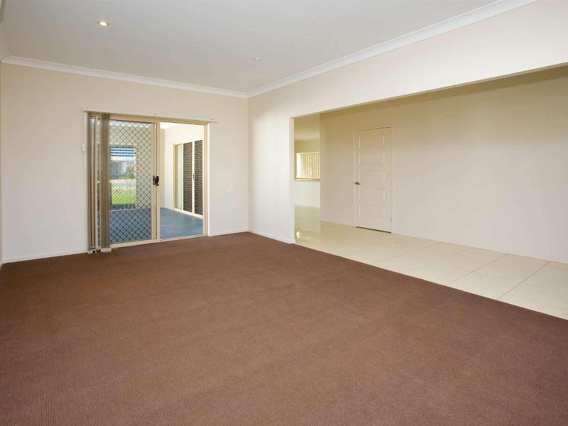 24 The Promenade, SPRINGFIELD LAKES