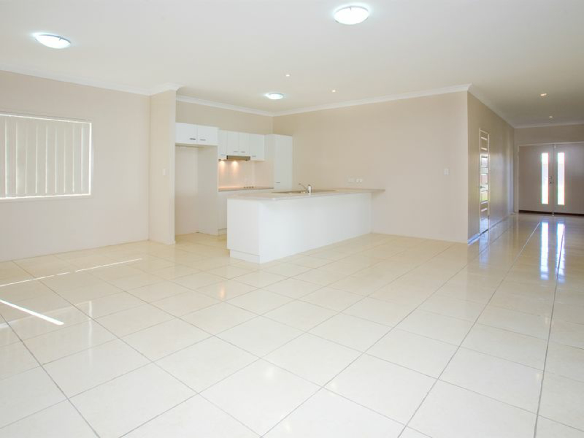 24 The Promenade, SPRINGFIELD LAKES