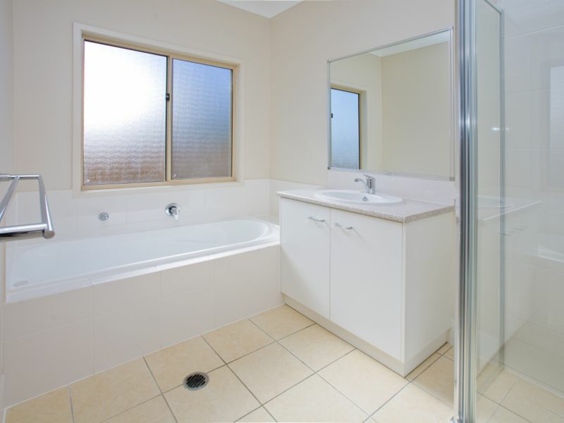 24 The Promenade, SPRINGFIELD LAKES