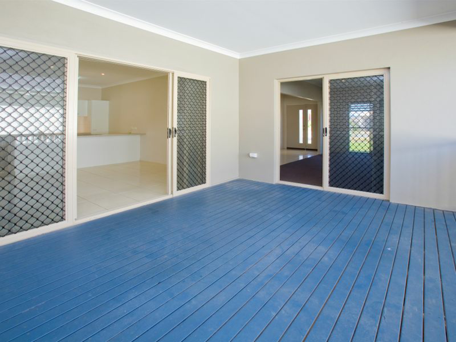 24 The Promenade, SPRINGFIELD LAKES
