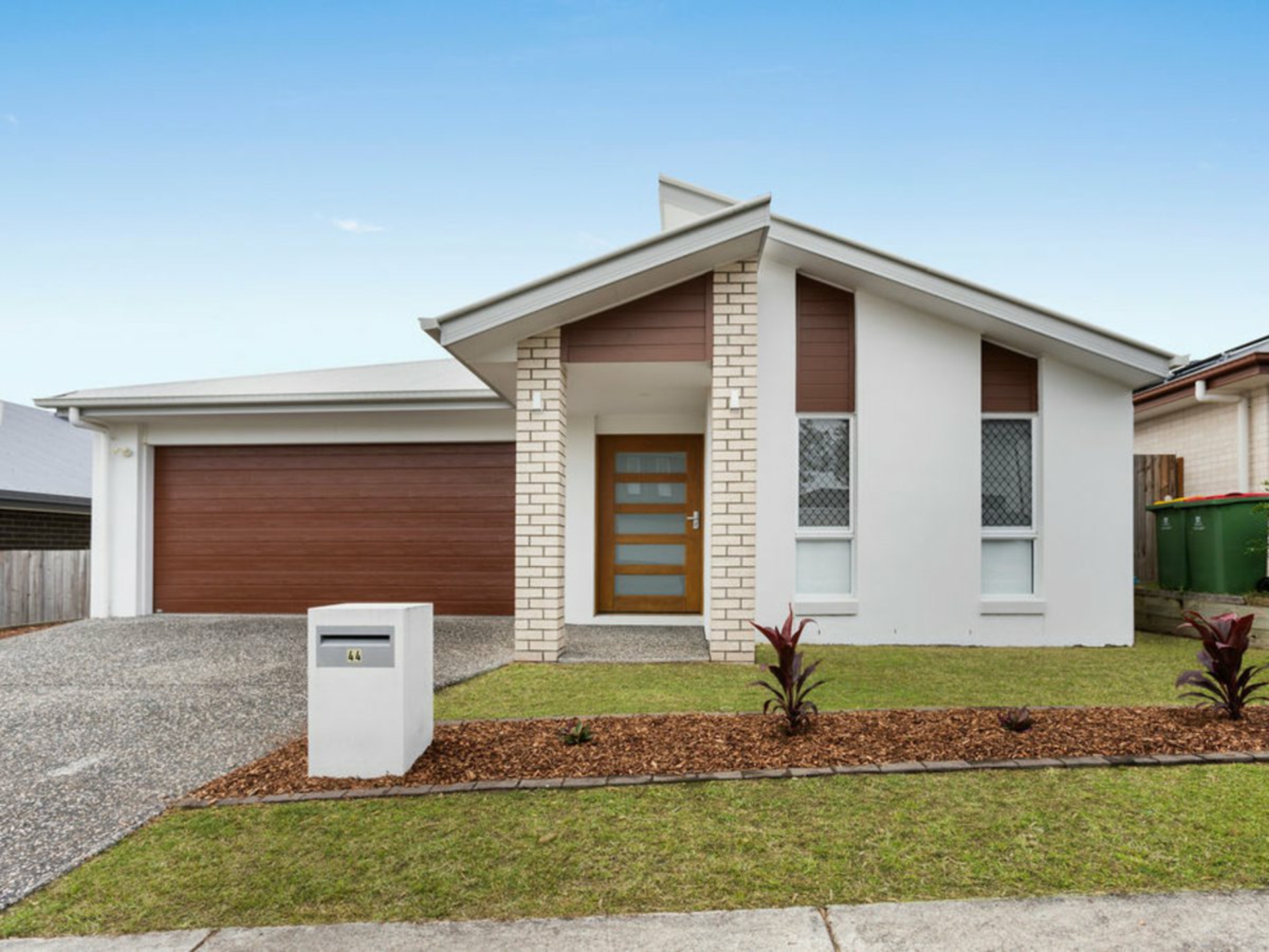 44 Santiago Crescent, SPRING MOUNTAIN