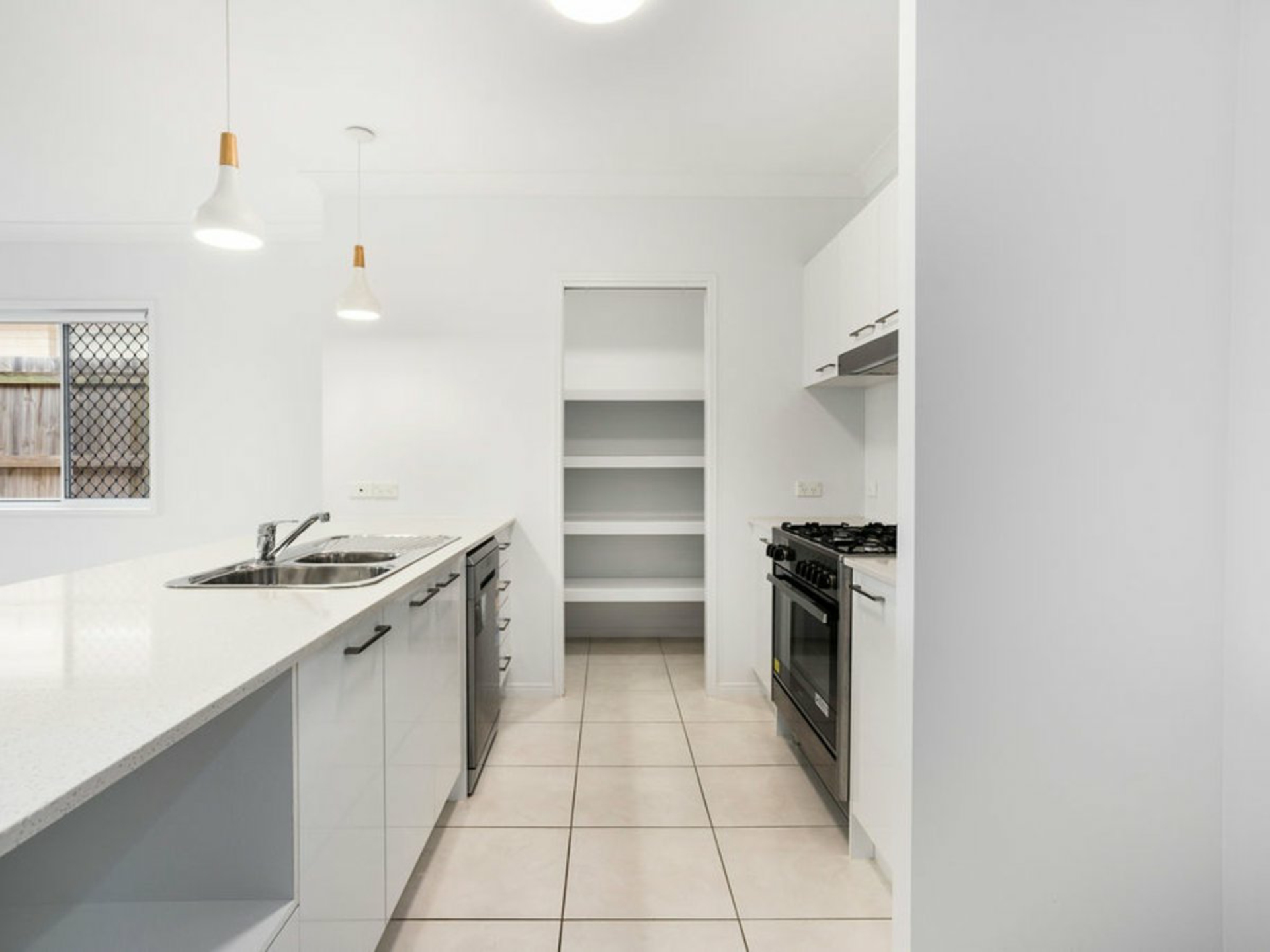 44 Santiago Crescent, SPRING MOUNTAIN