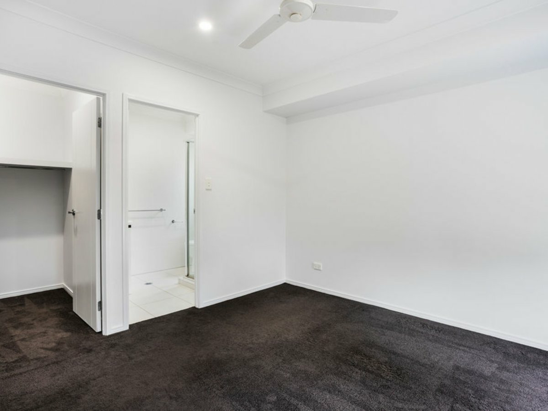 44 Santiago Crescent, SPRING MOUNTAIN