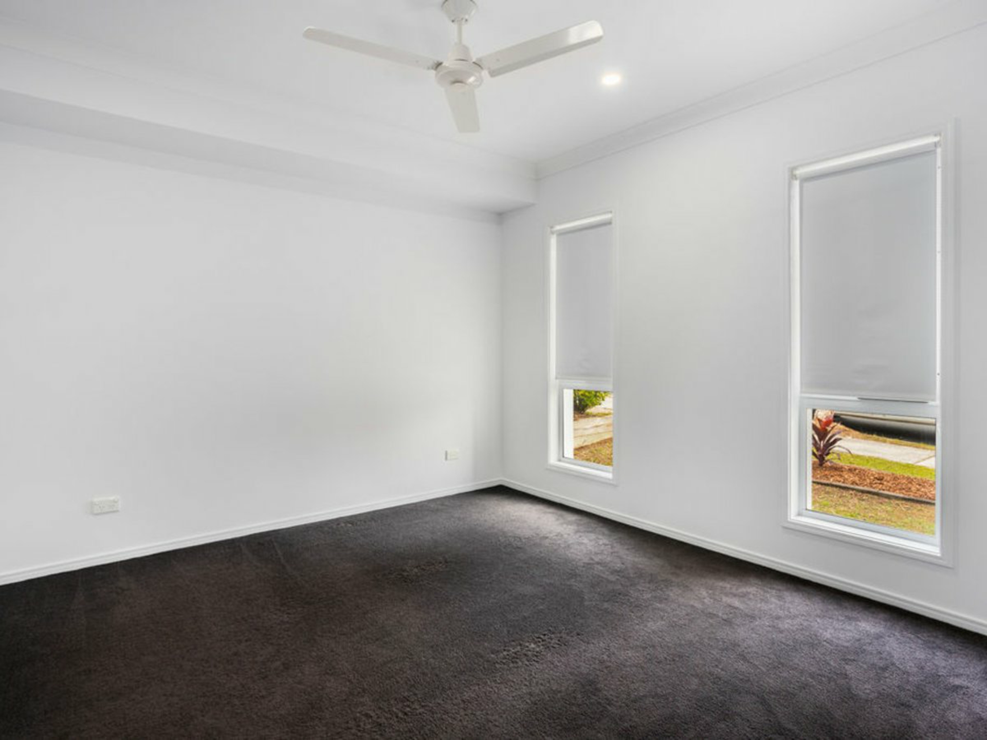44 Santiago Crescent, SPRING MOUNTAIN