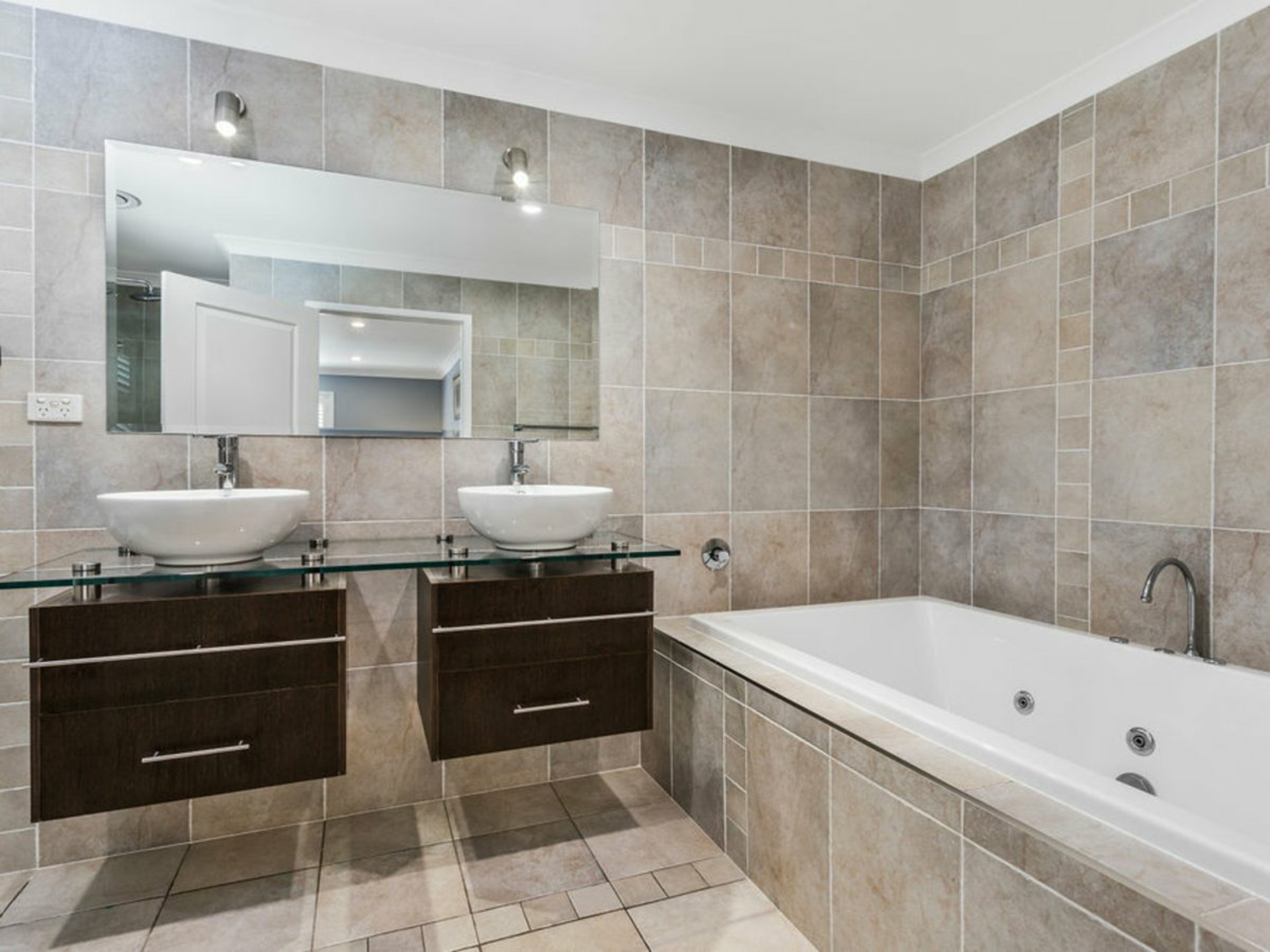 6 Waterhousia Crescent, BROOKWATER