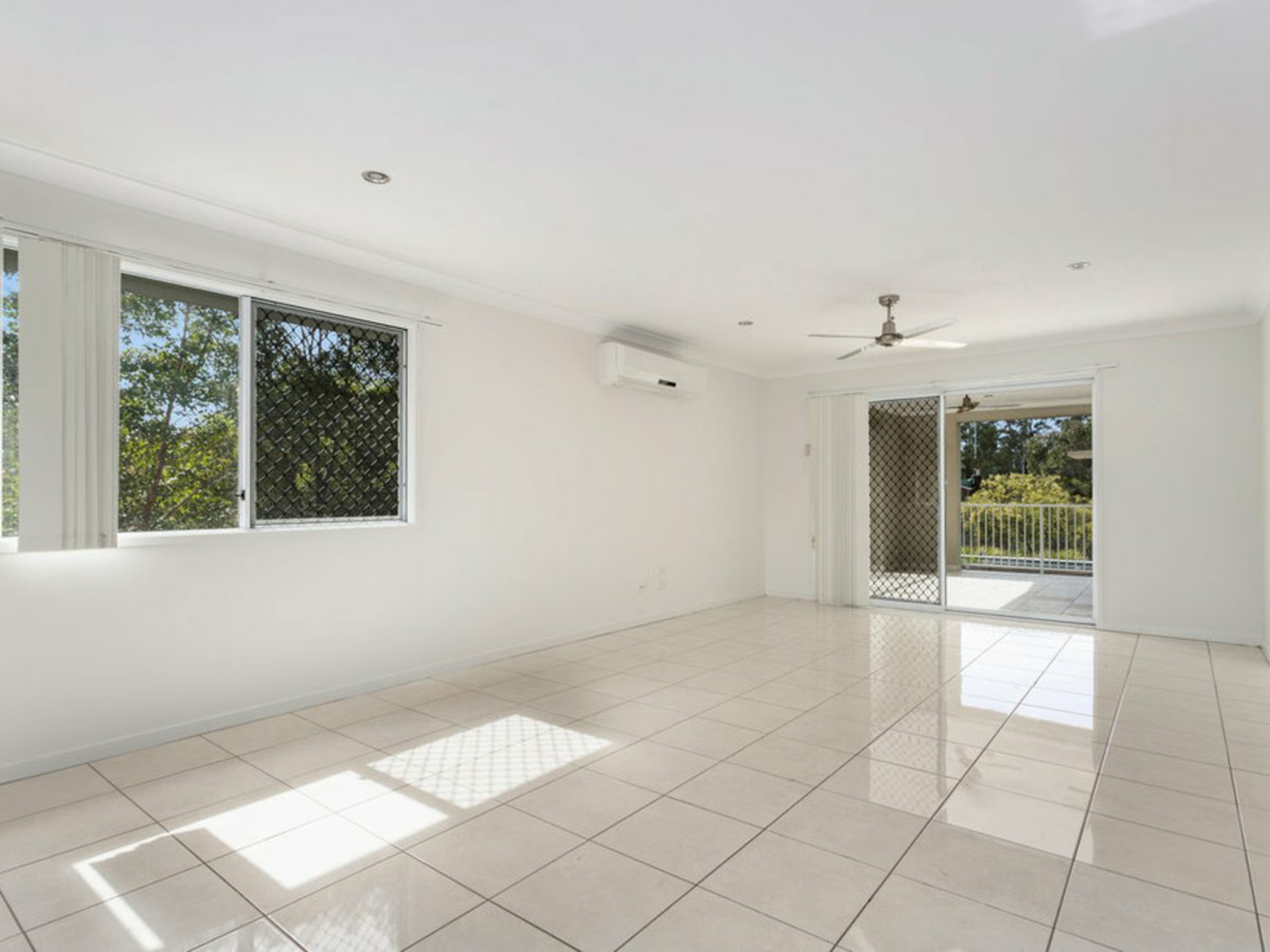 14 Marigold Close, SPRINGFIELD LAKES