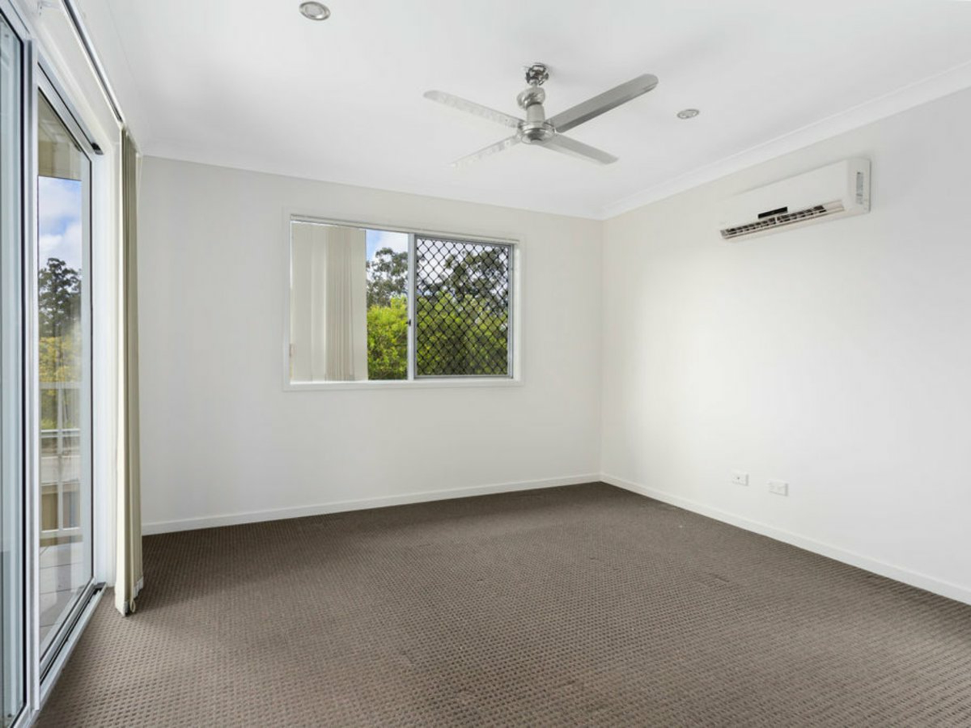 14 Marigold Close, SPRINGFIELD LAKES