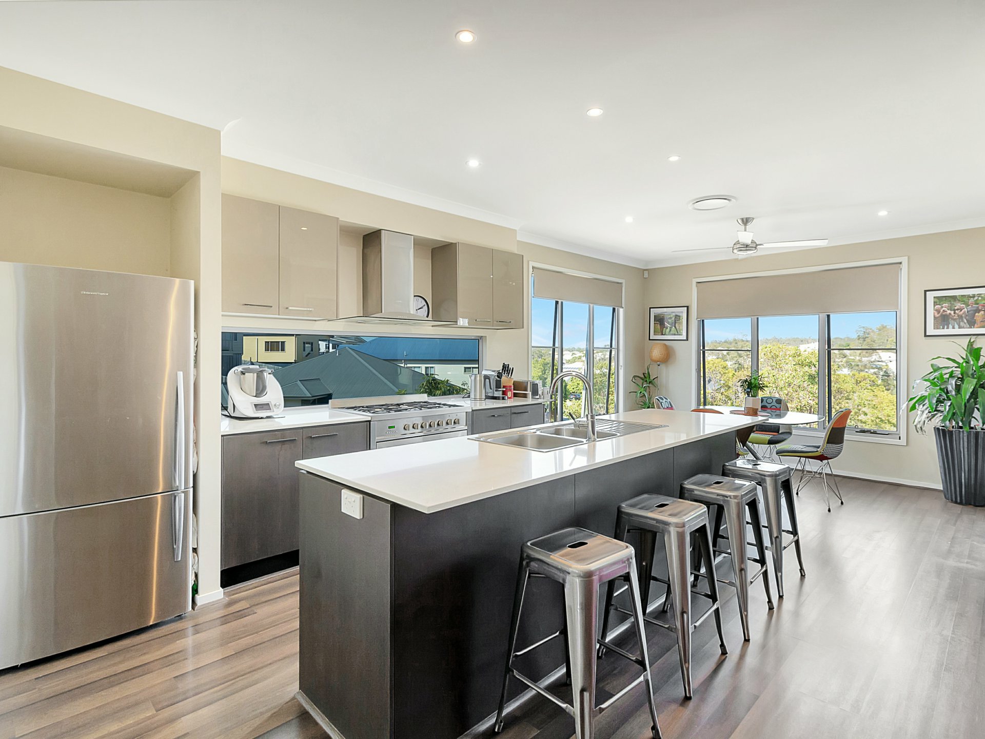 12 McKivat Drive, SPRINGFIELD LAKES