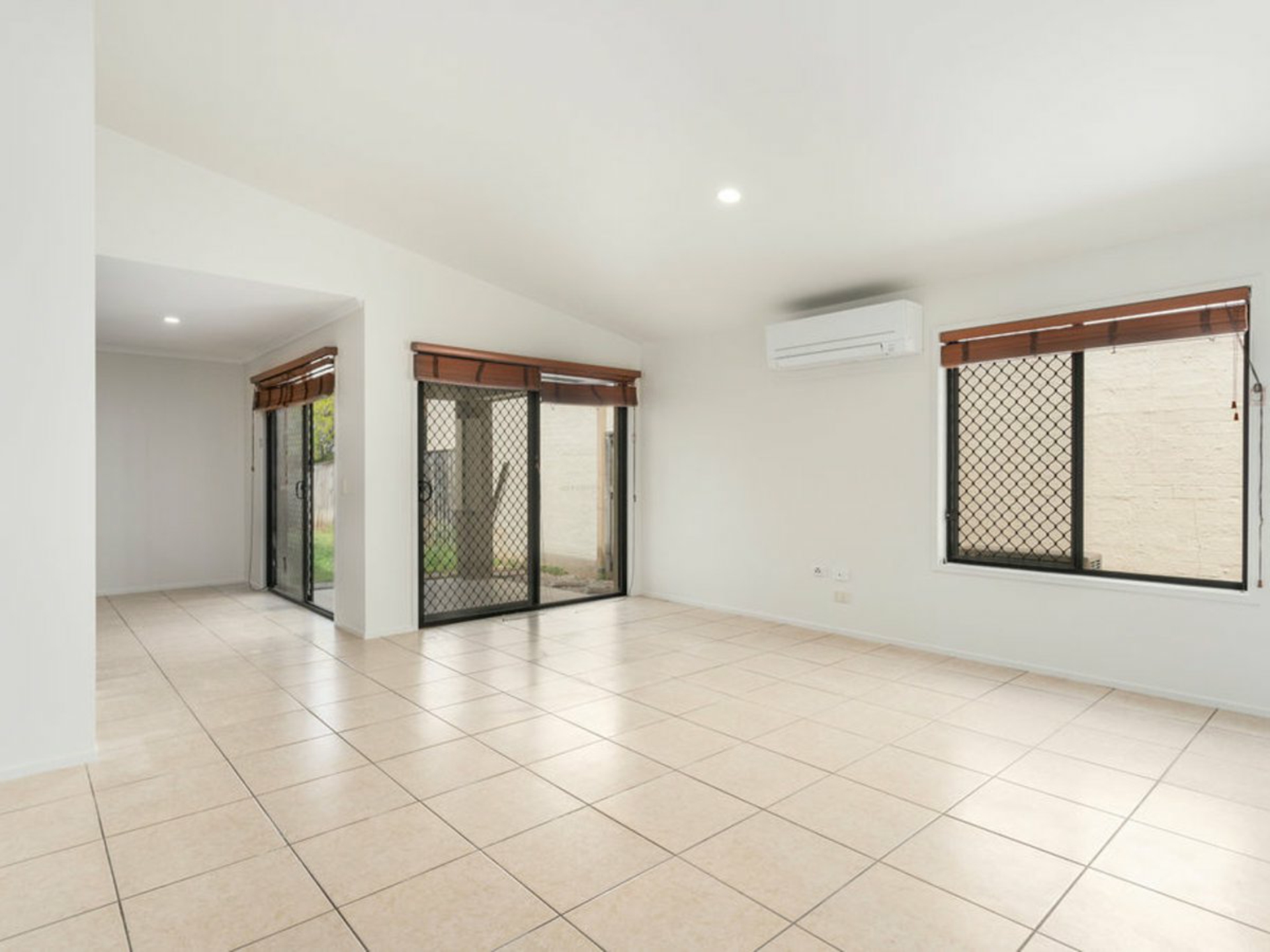 11 Aldworth Place, SPRINGFIELD LAKES