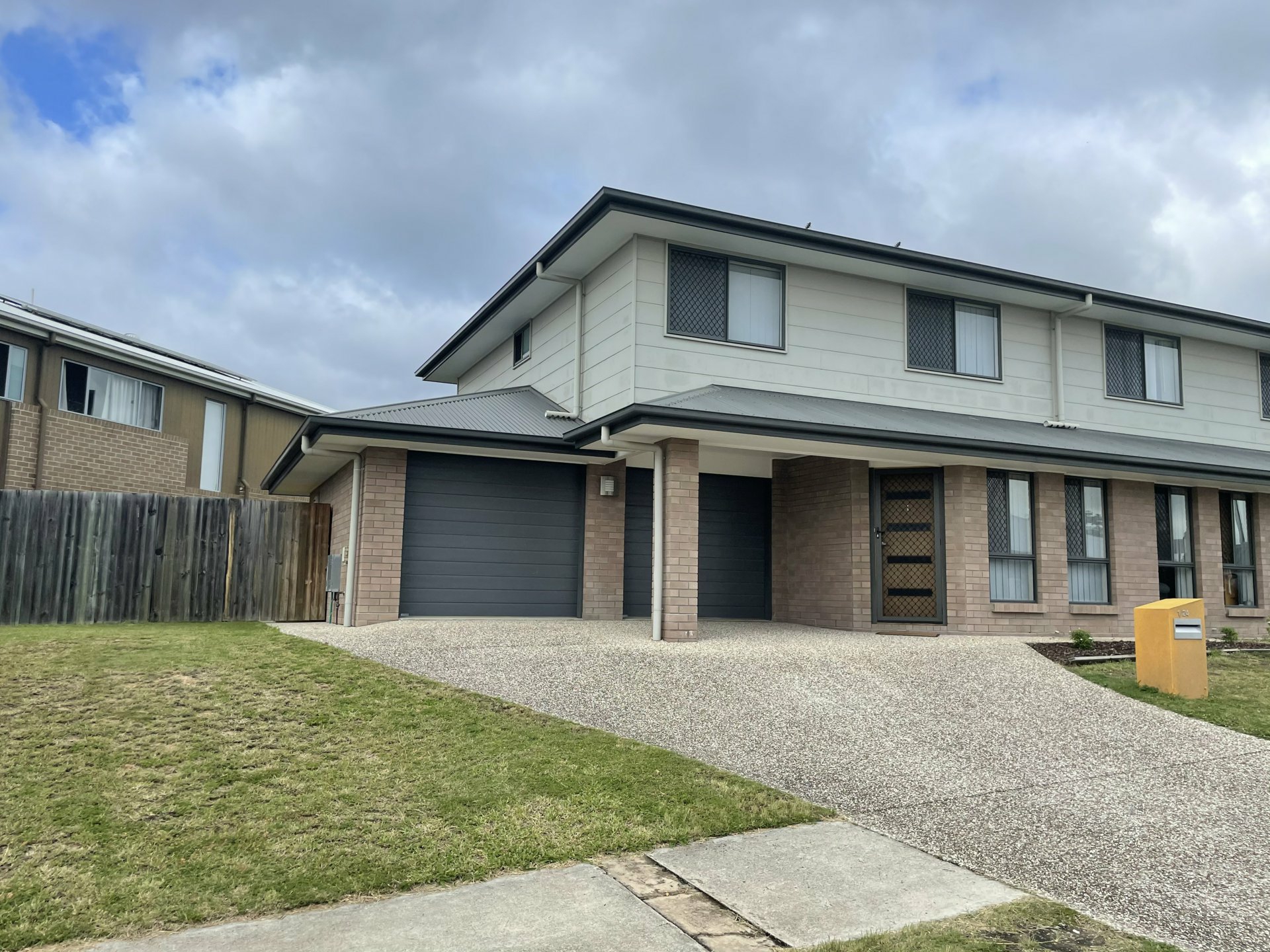 1 /24 Hookes Terrace, SPRINGFIELD LAKES