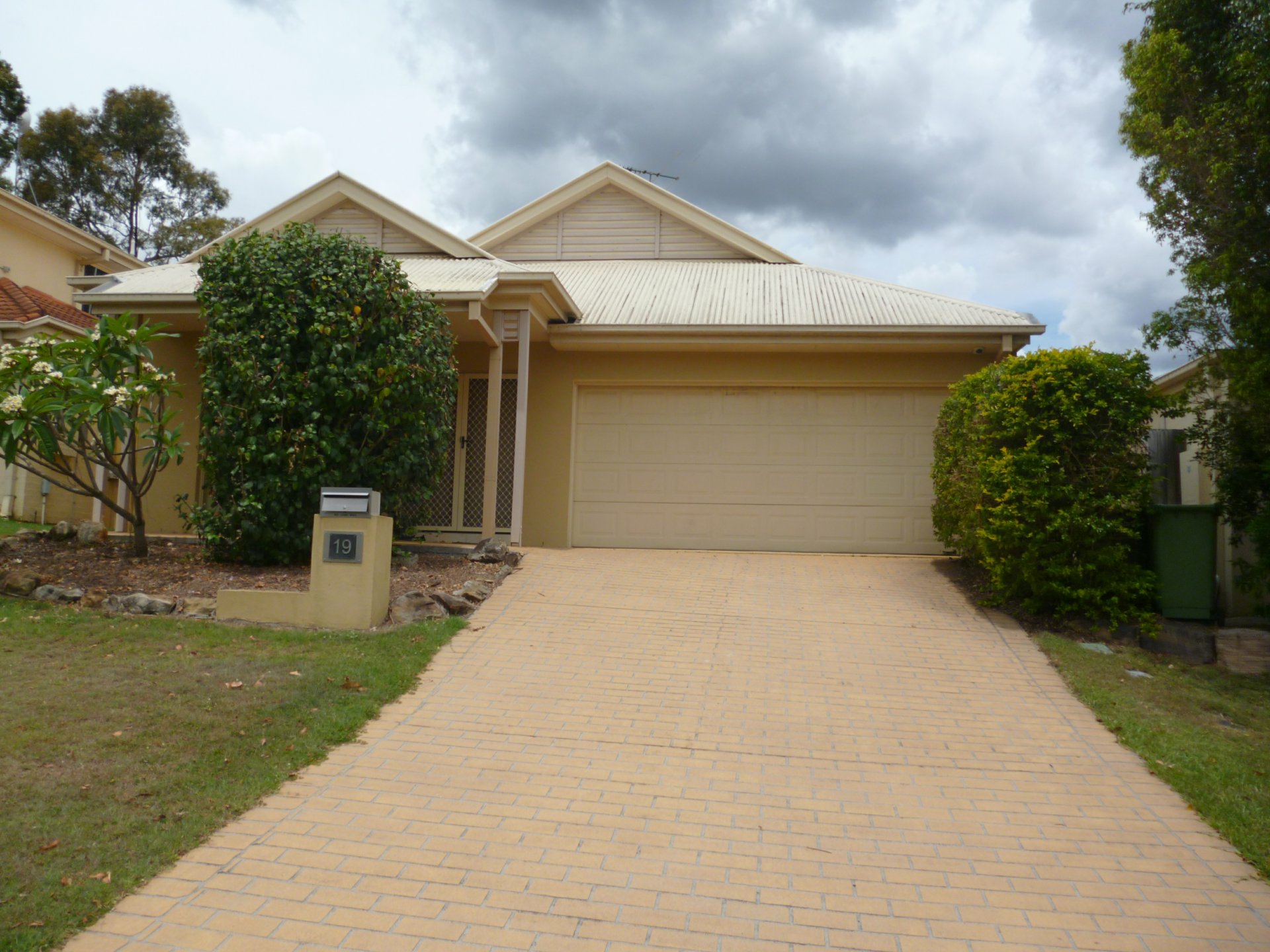 19 Montello Circuit, SPRINGFIELD LAKES