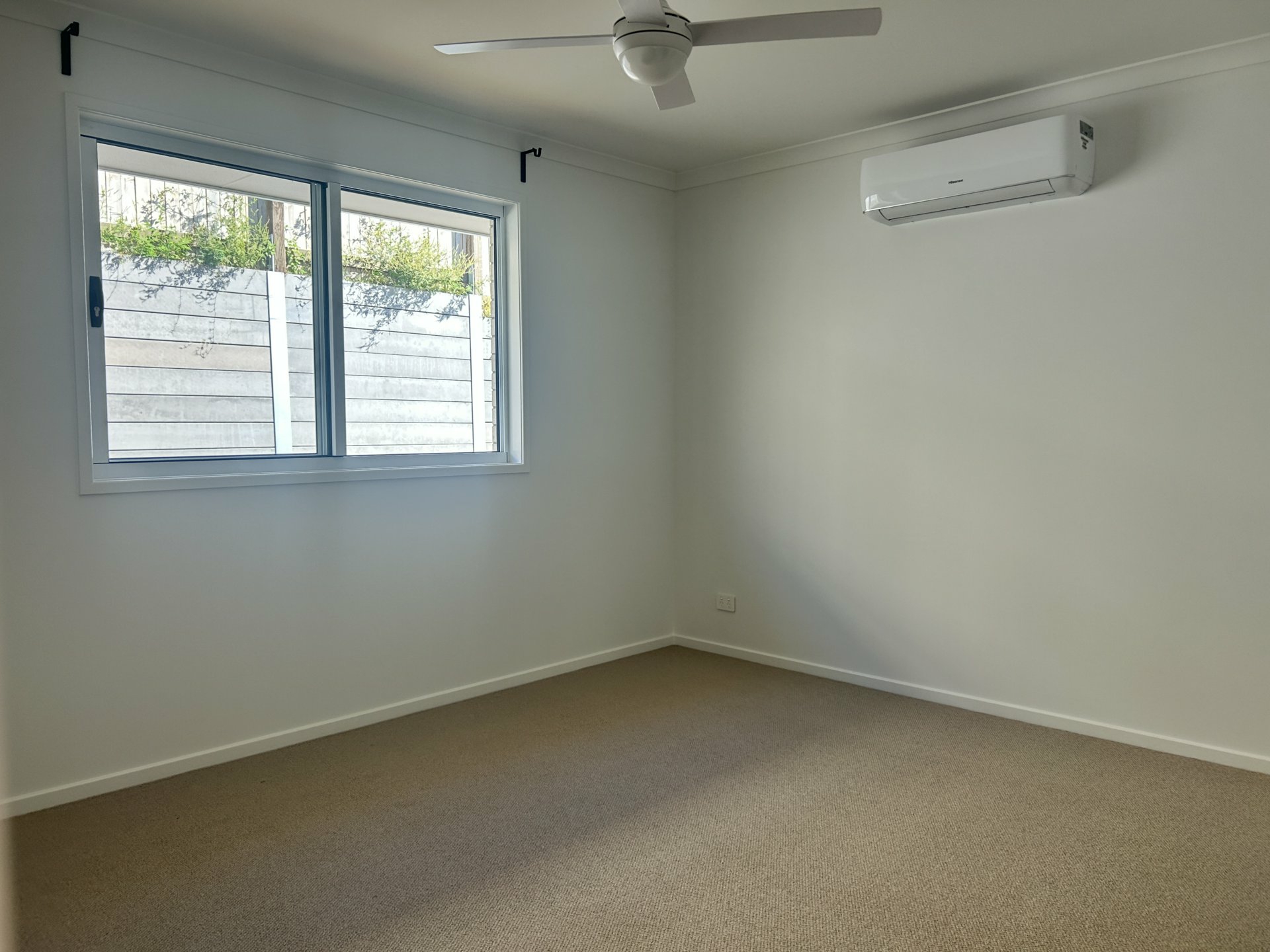 135 Carnarvon Drive, WHITE ROCK