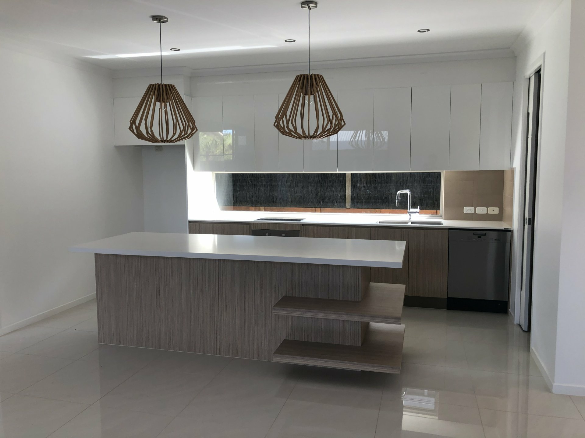 16 Sunset Place, SPRINGFIELD LAKES
