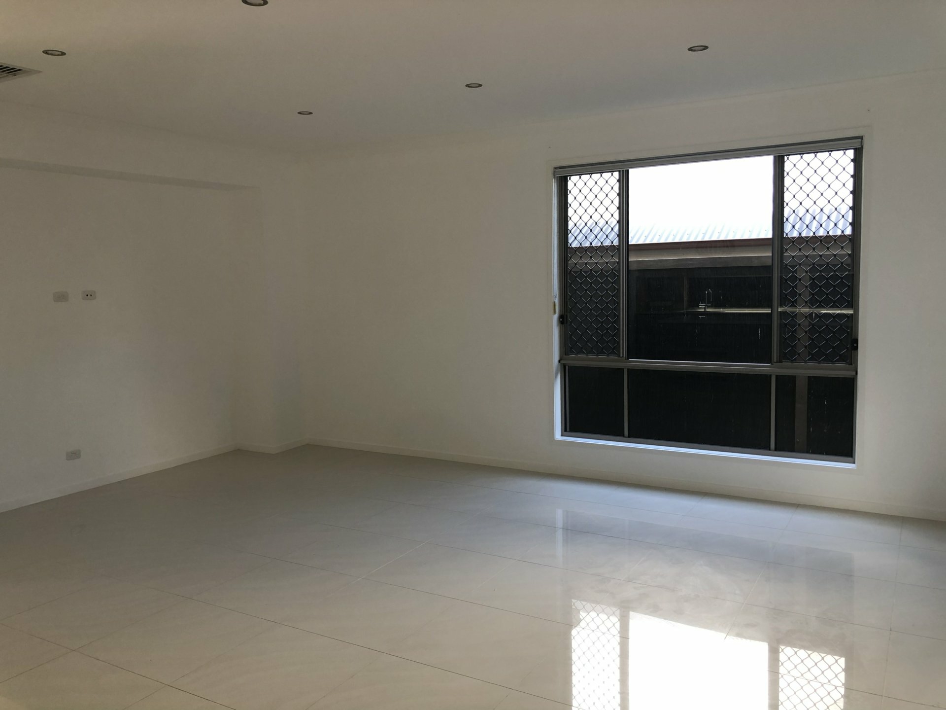 16 Sunset Place, SPRINGFIELD LAKES