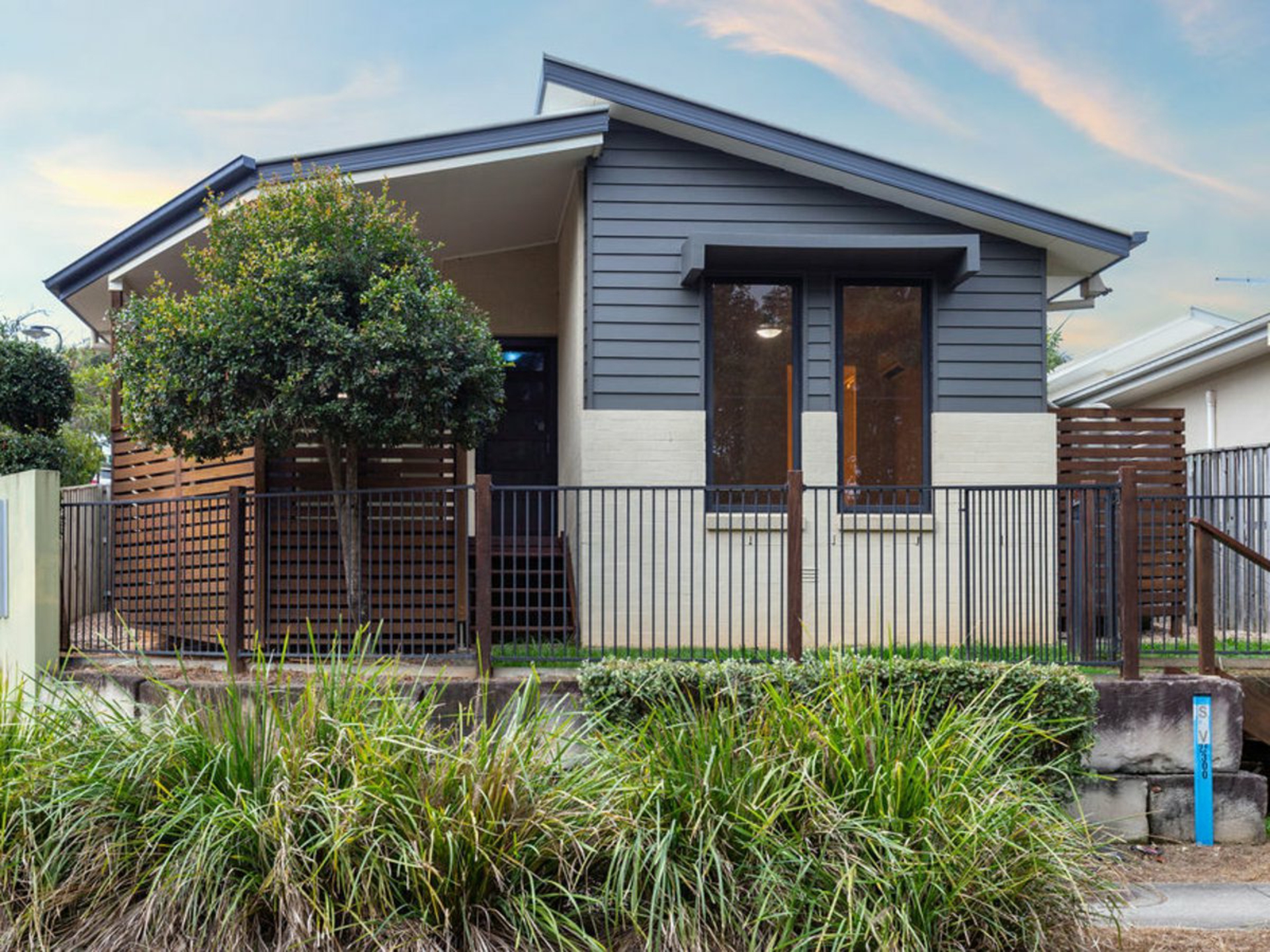 90 Grande Avenue, SPRINGFIELD LAKES