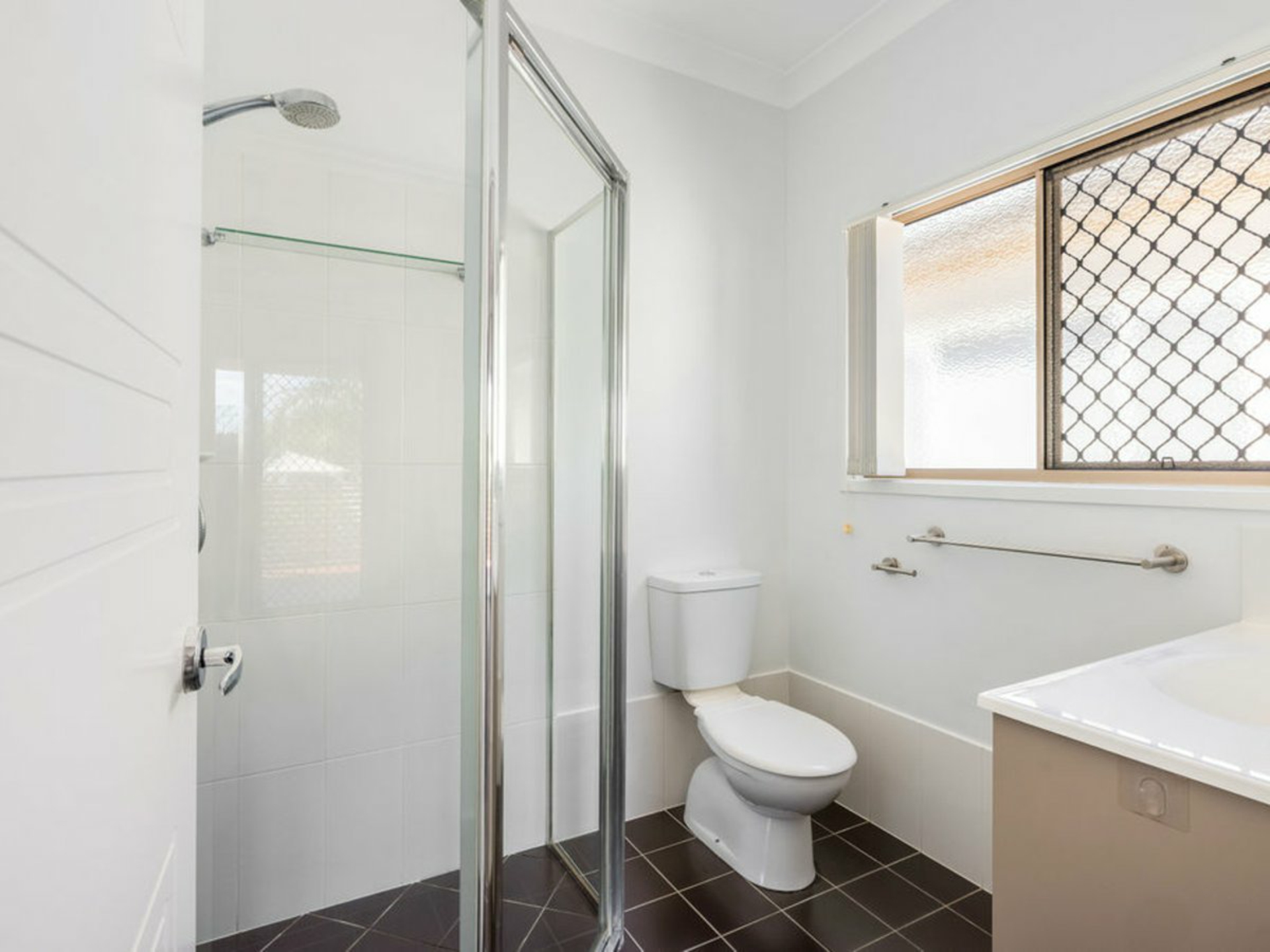 7 Esperance Crescent — photo 11 of 23