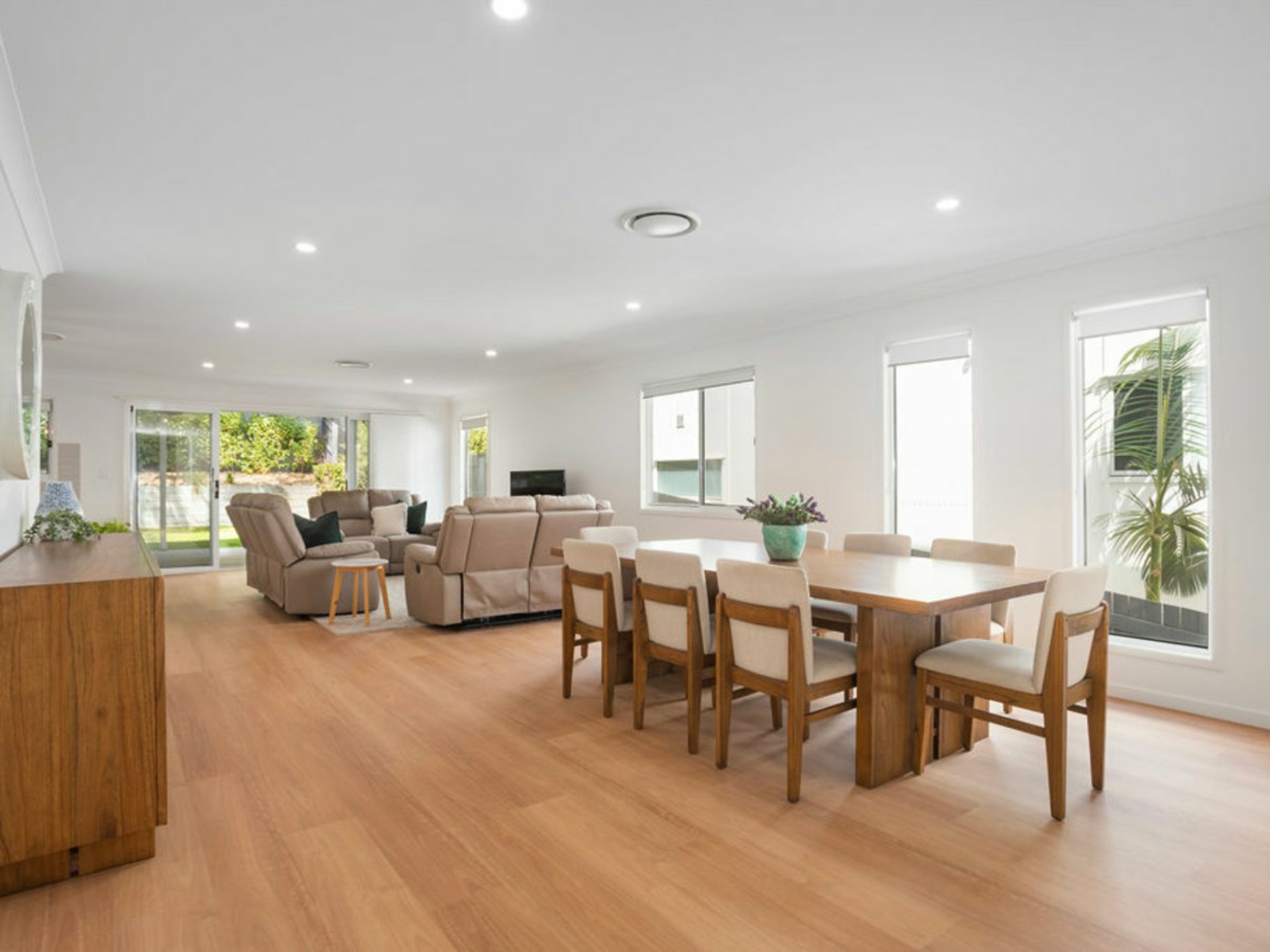 60 Fawkner Street — photo 4 of 30