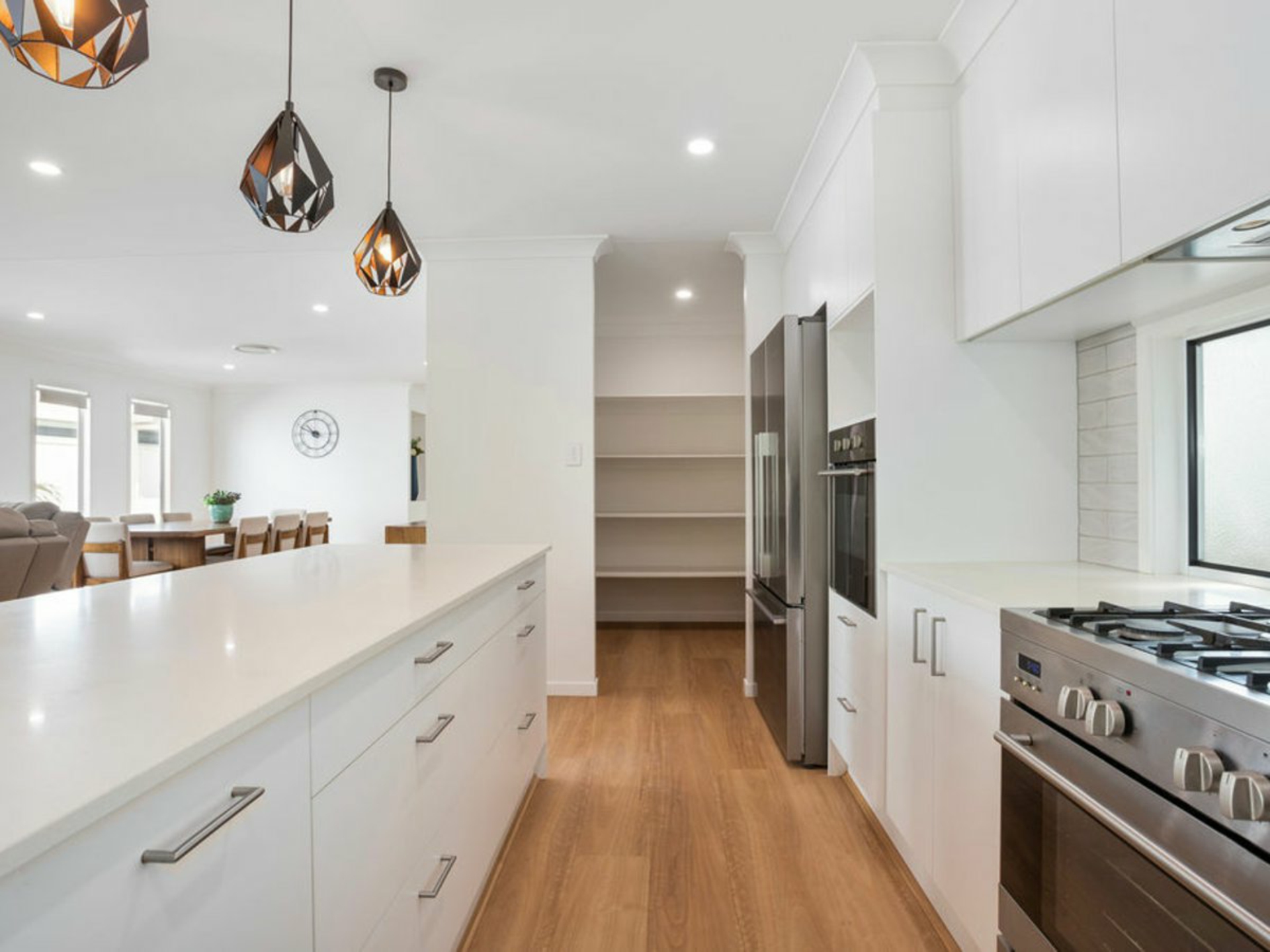 60 Fawkner Street — photo 6 of 30