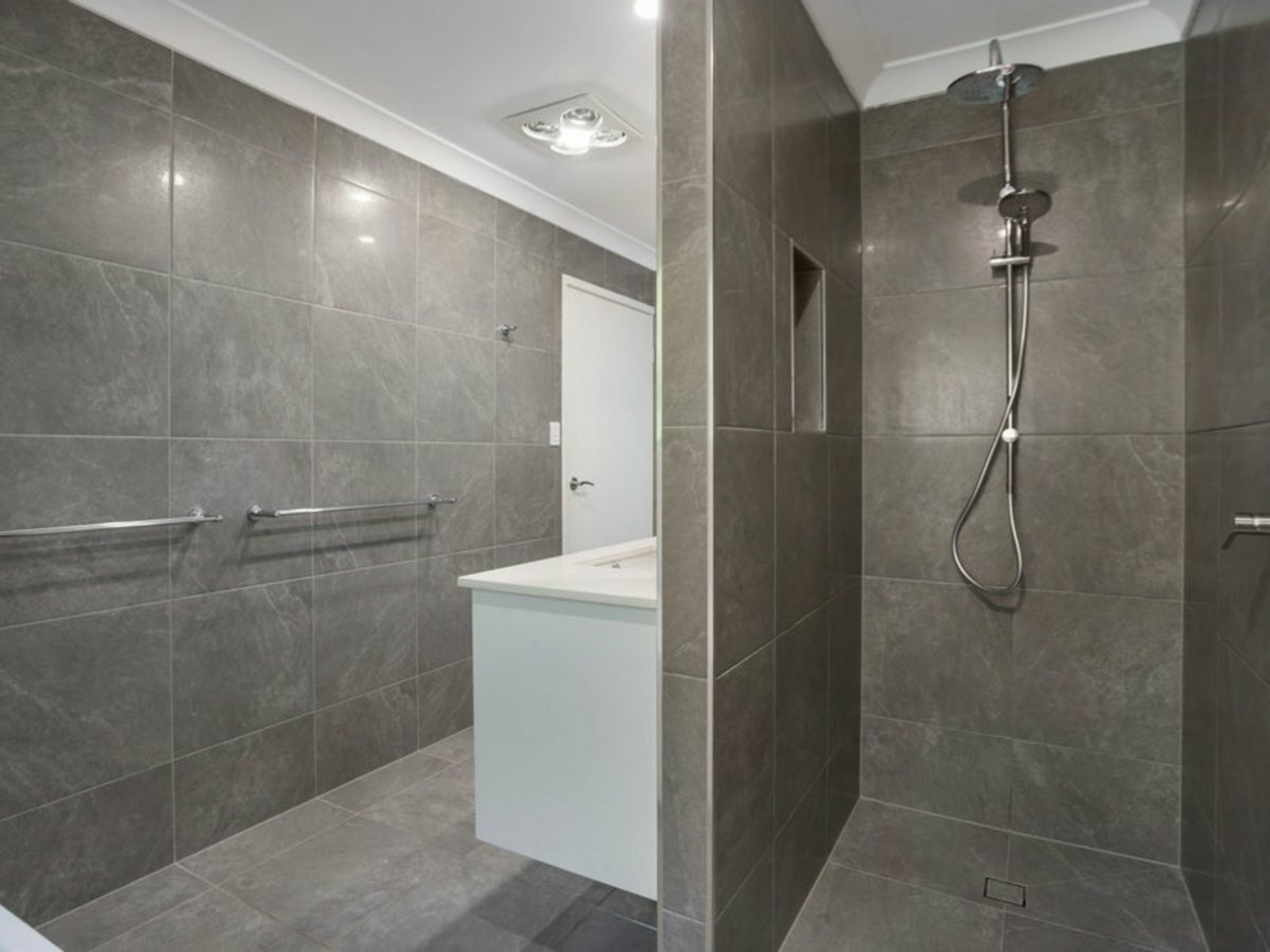 60 Fawkner Street — photo 19 of 30