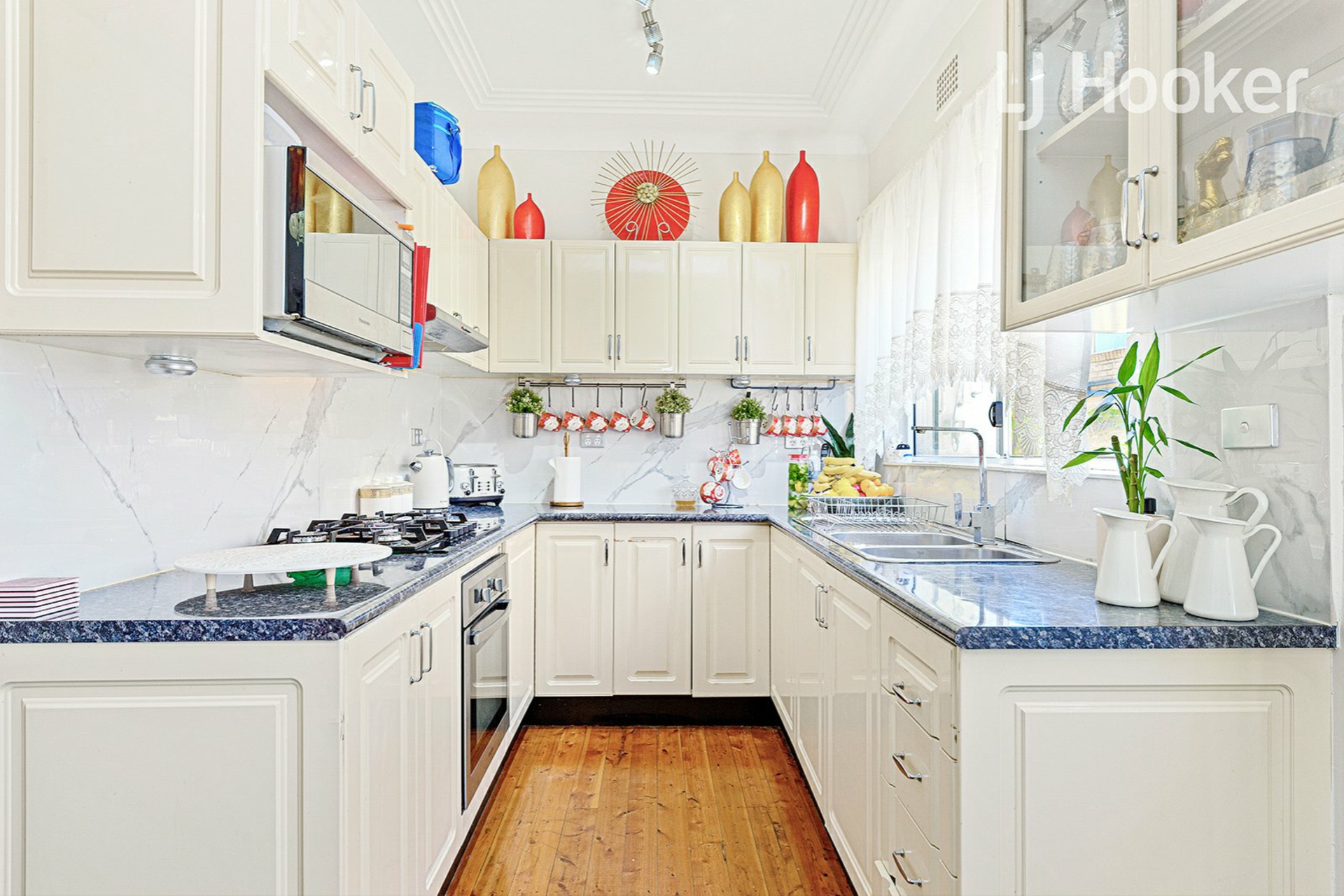 138 Smart St — photo 5 of 16