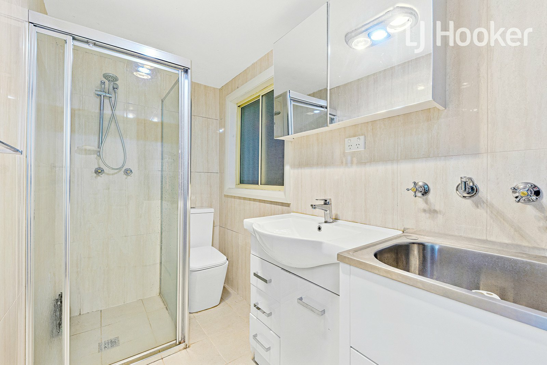138 Smart St — photo 8 of 16