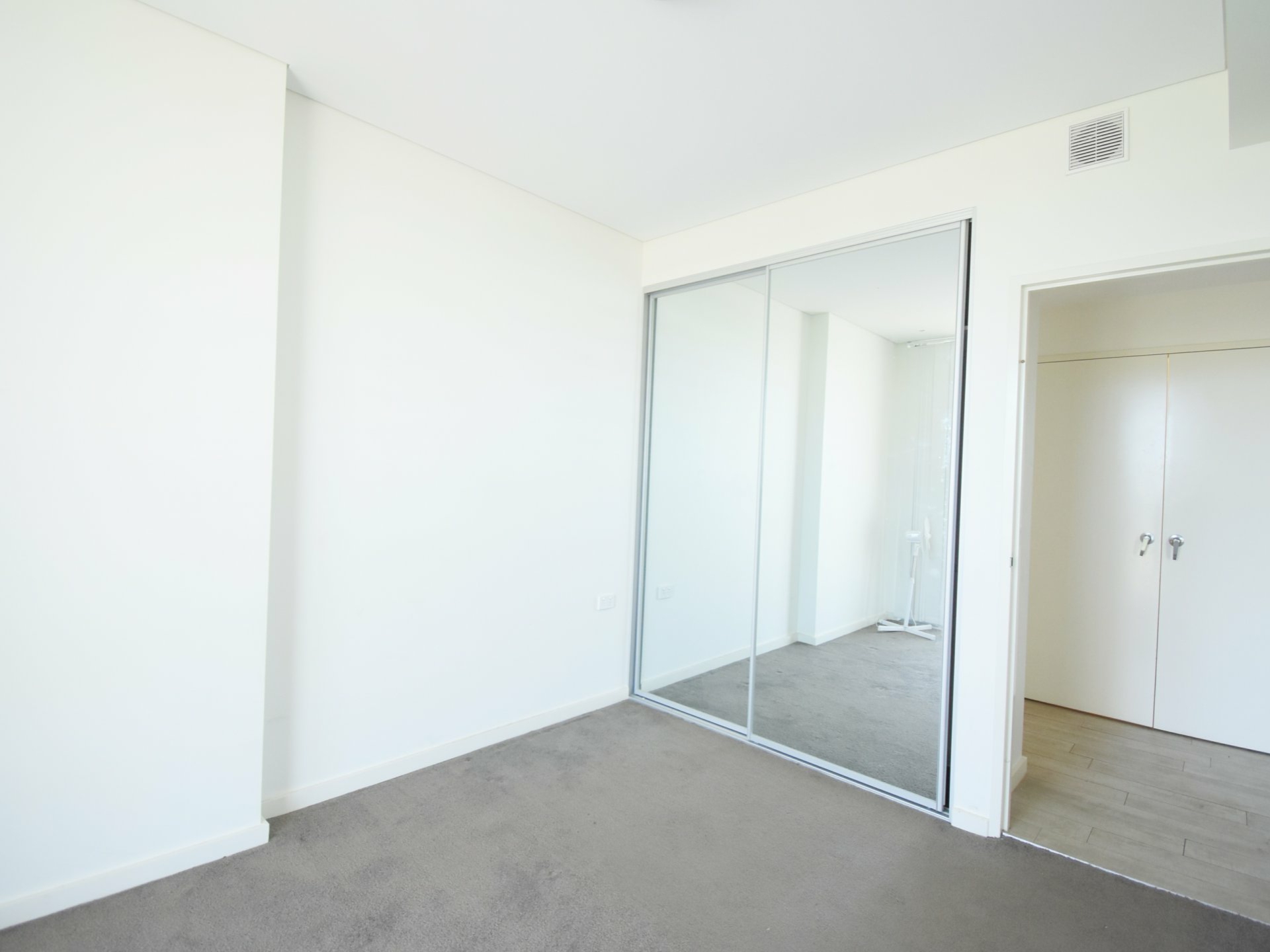 42/57-59 Lachlan St, WARWICK FARM