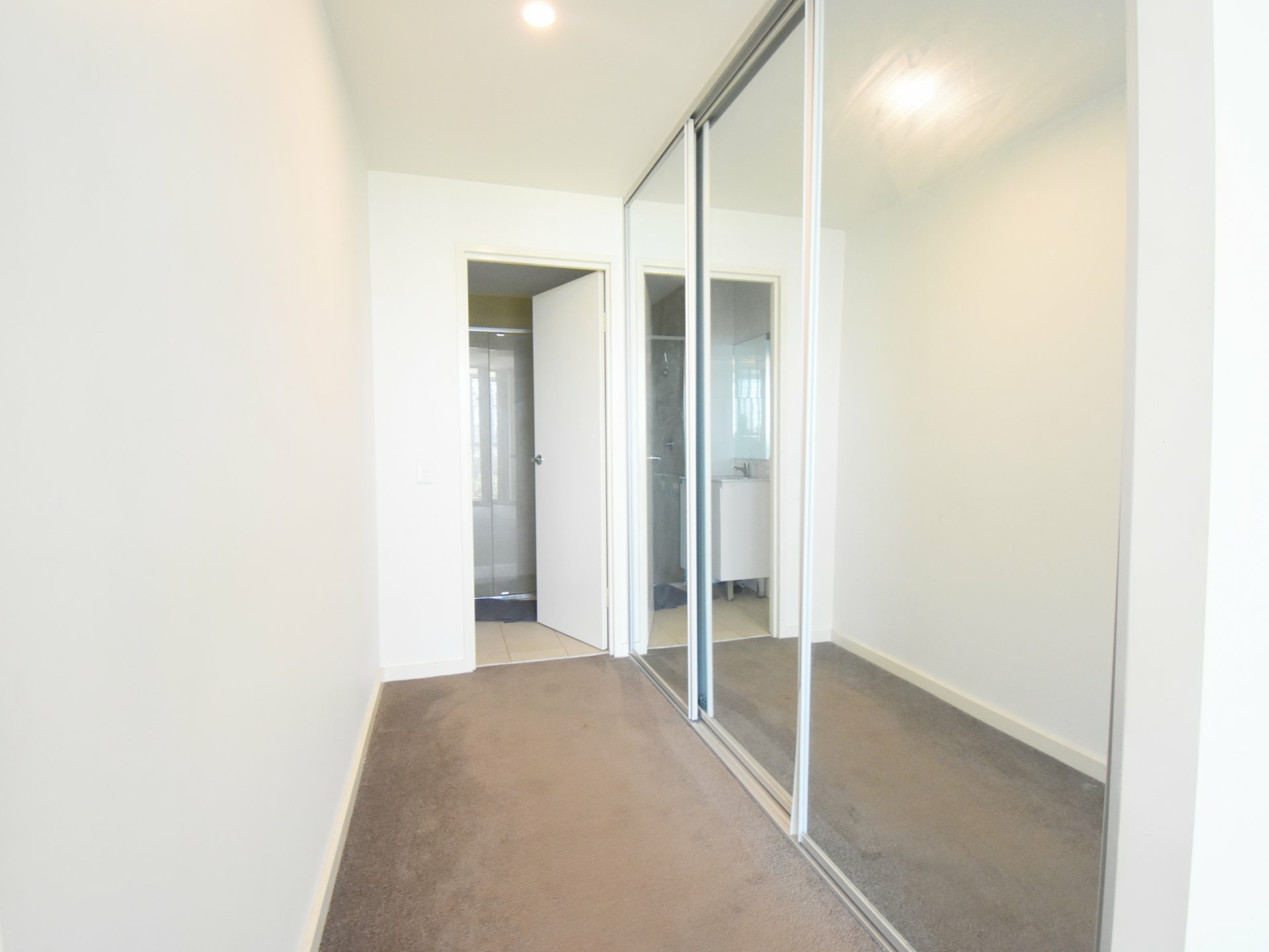 42/57-59 Lachlan St, WARWICK FARM