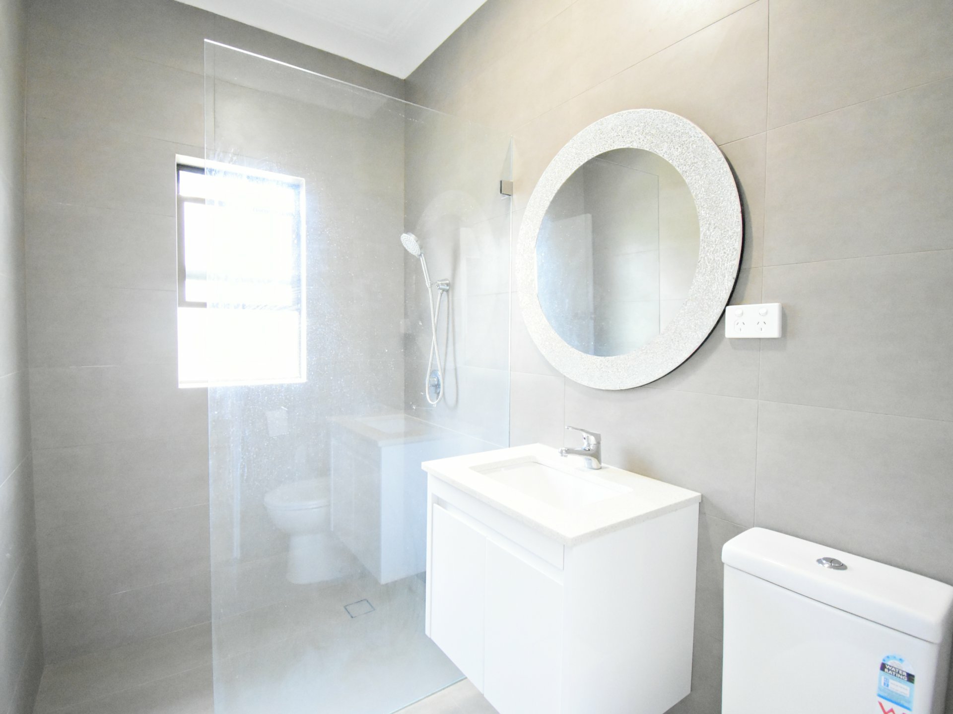 18 Phillip Ave, CABRAMATTA