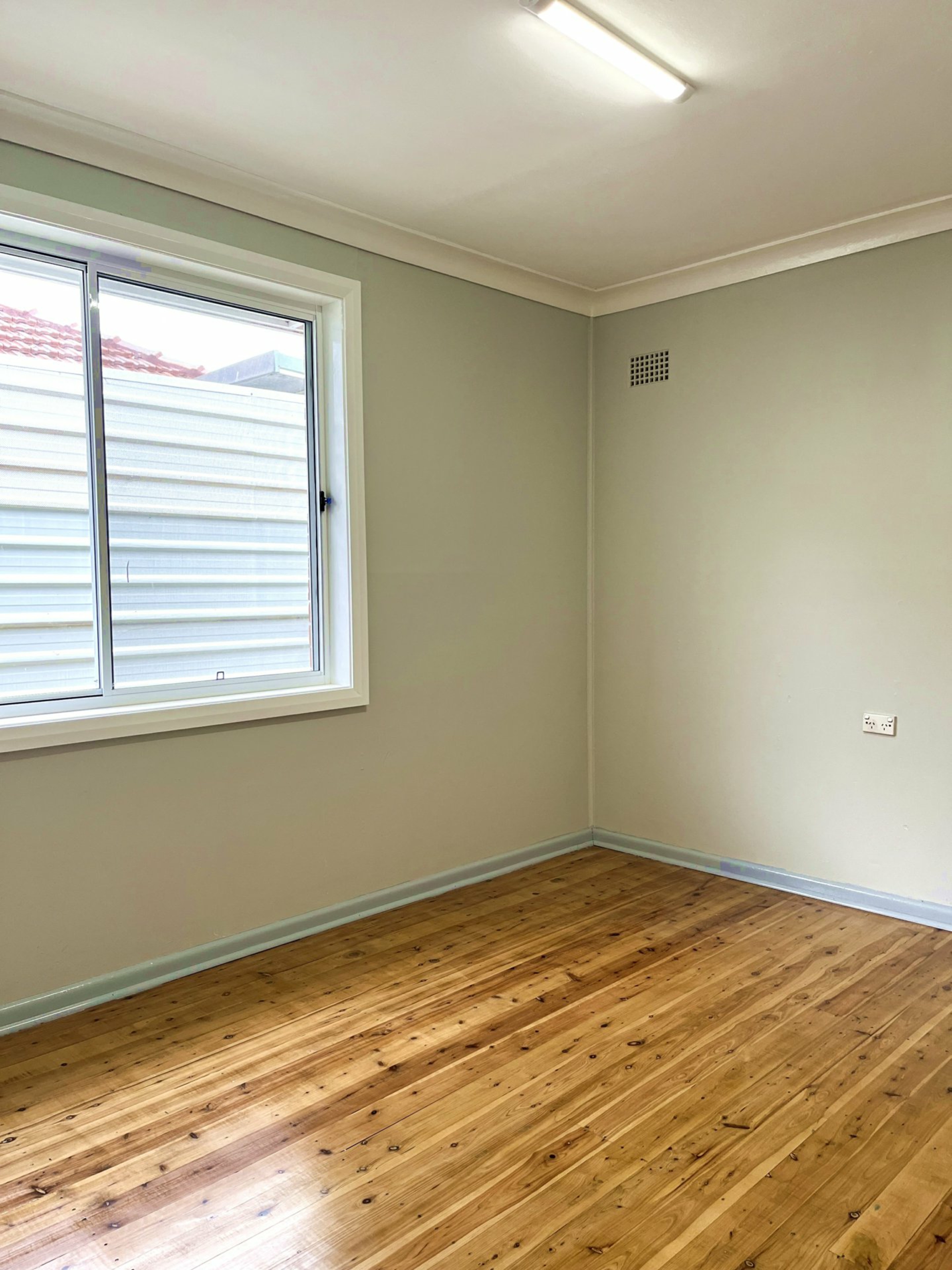55 St Johns Road, BUSBY
