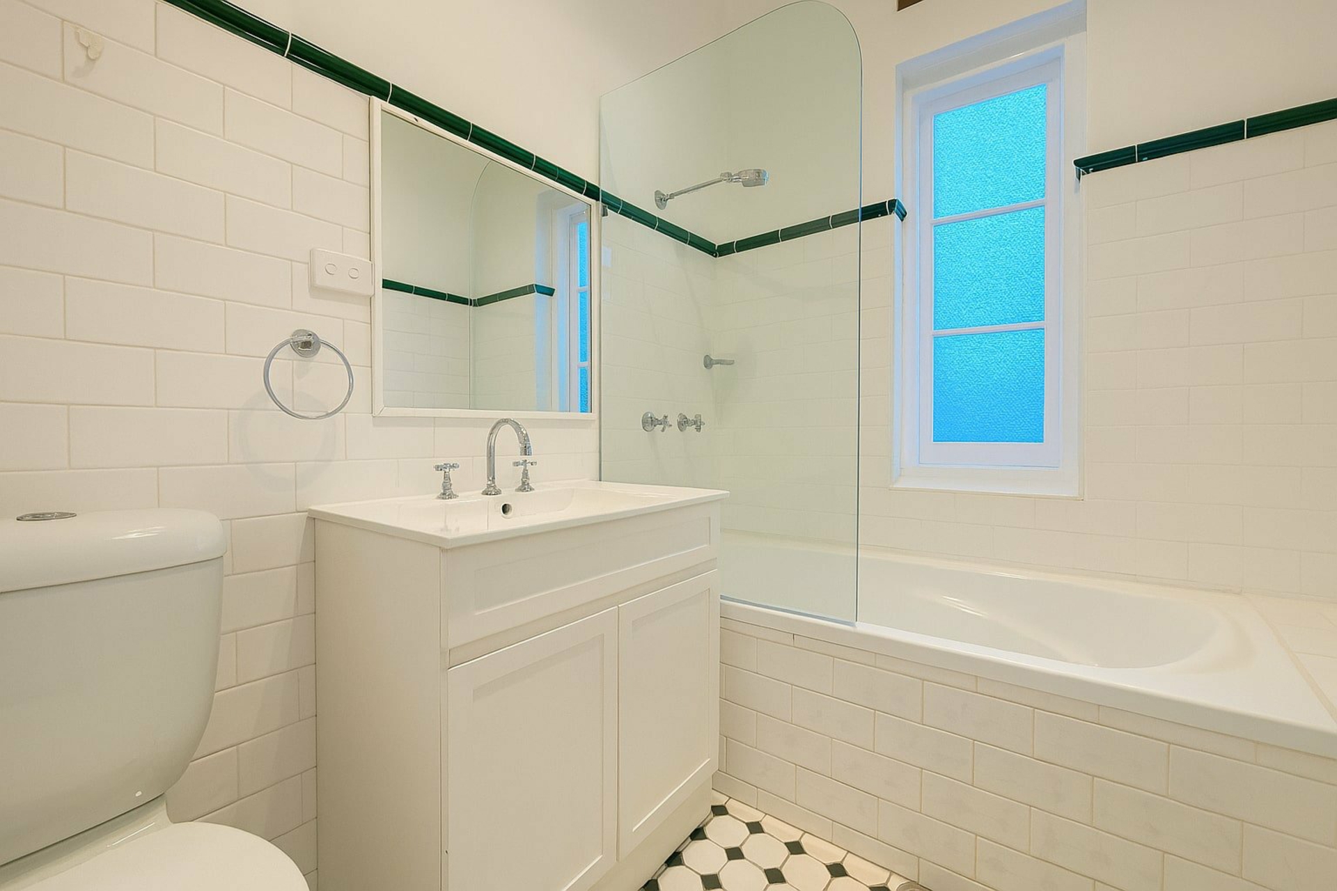 56 The Ave, GRANVILLE