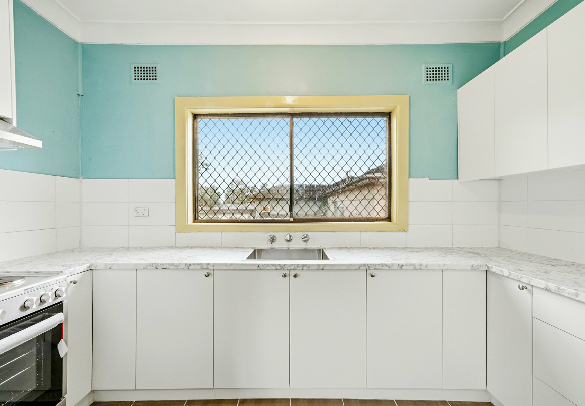 12 Ivy Street — photo 3 of 10