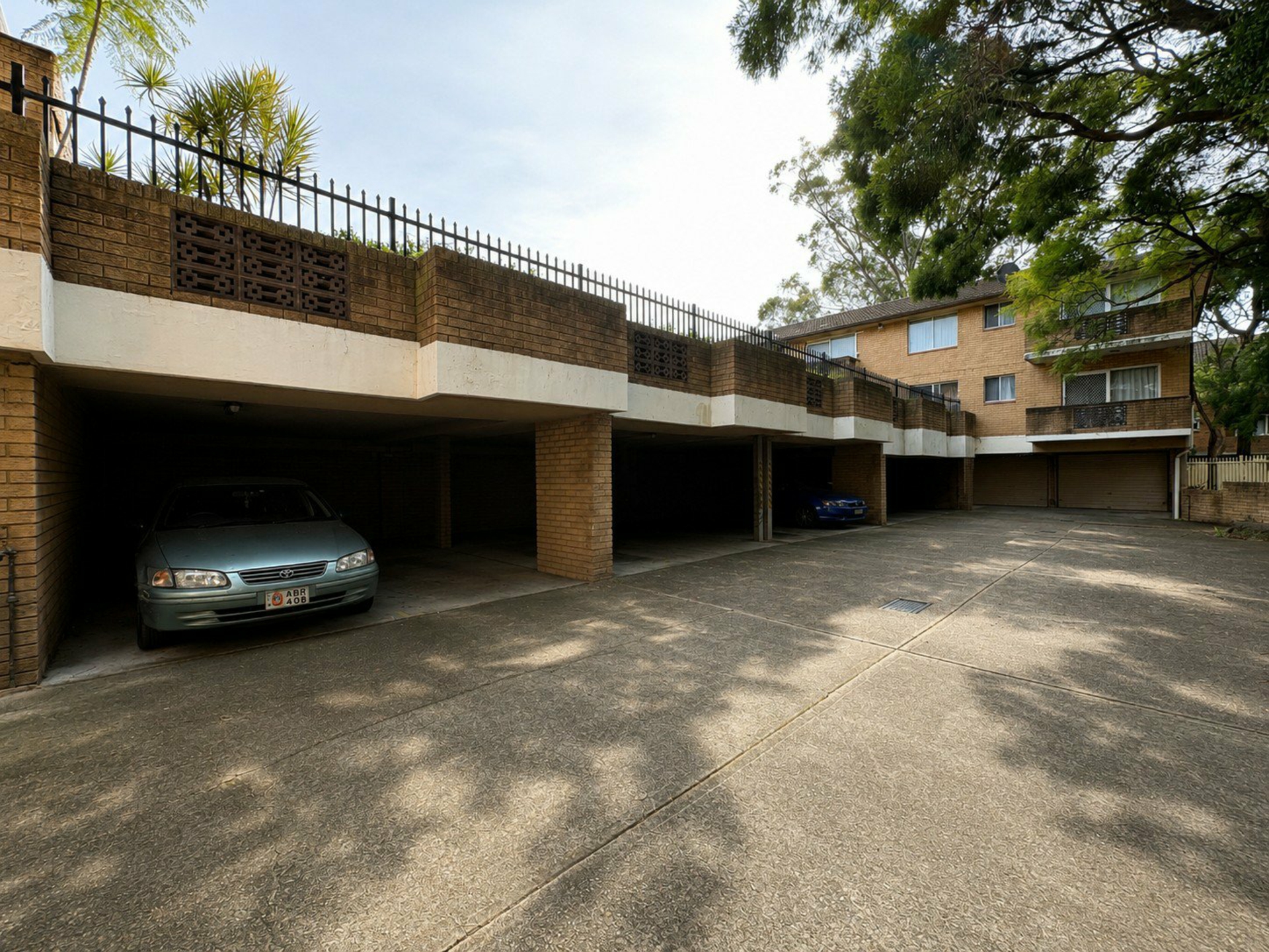 9/41-43 Calliope Street — photo 6 of 7