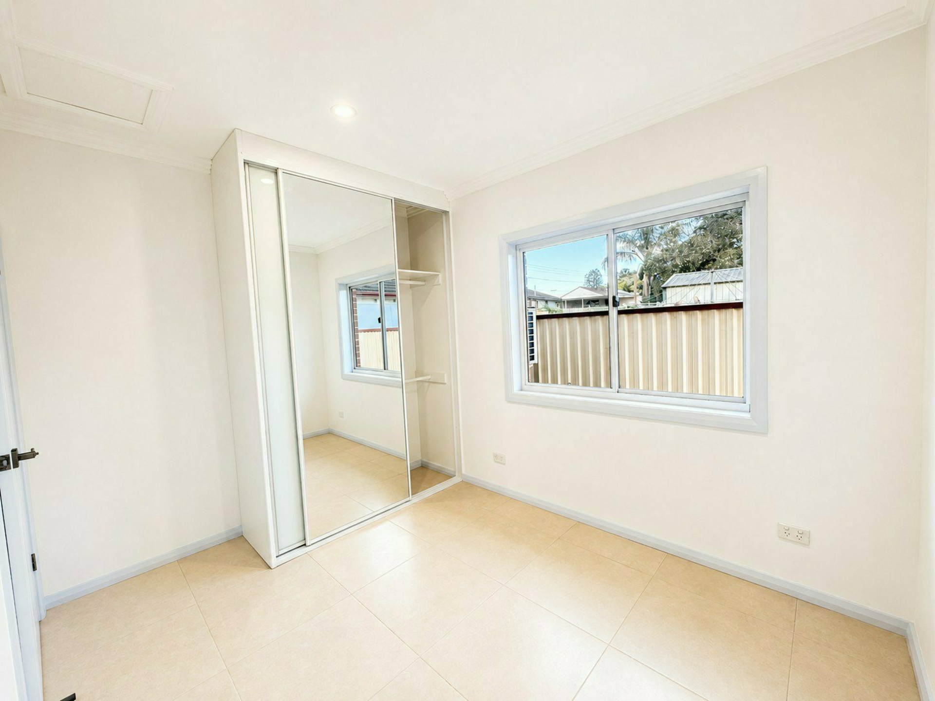 10A Quiros Avenue — photo 3 of 8