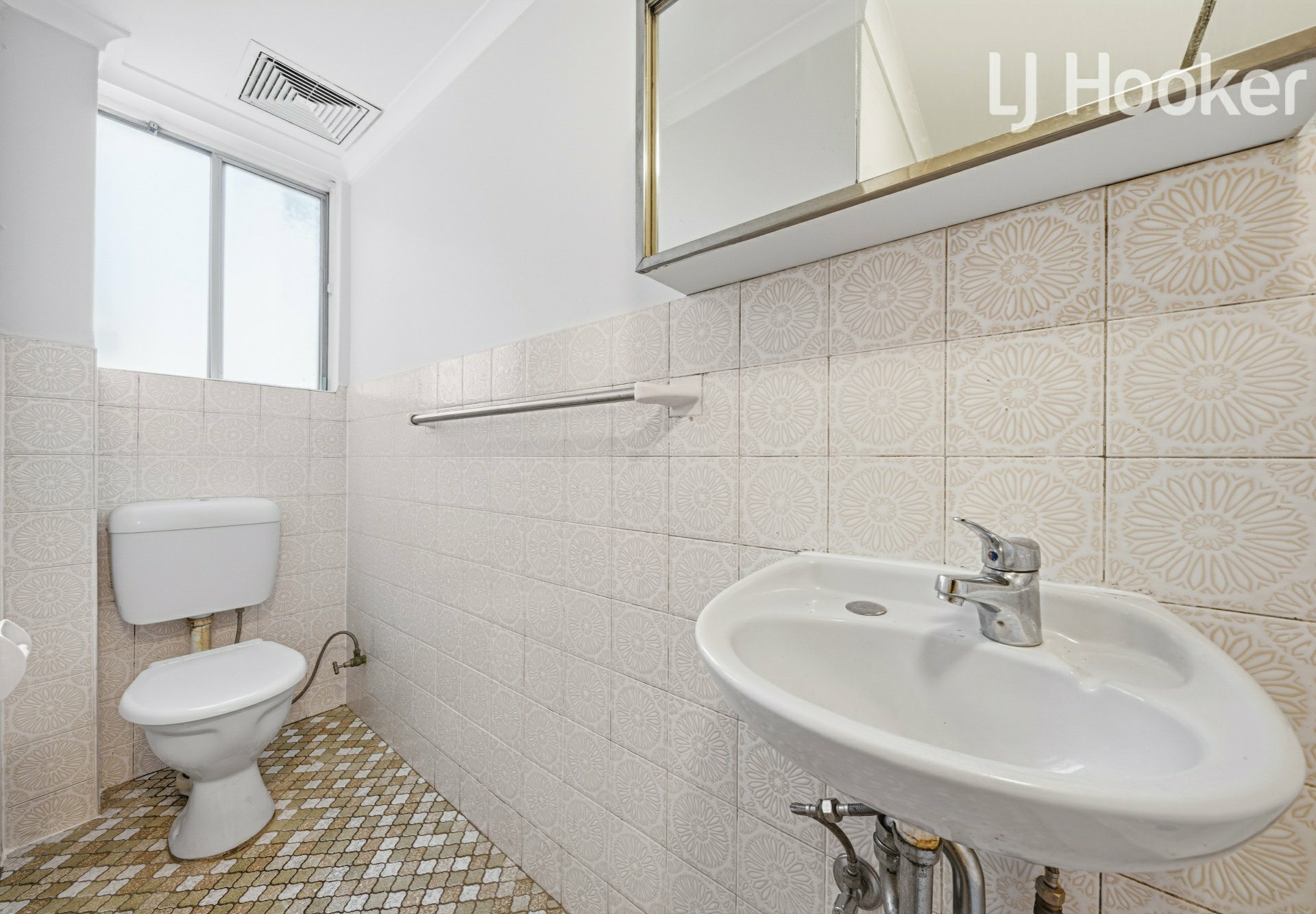 Unit 9/41-43 Calliope Street — photo 6 of 16