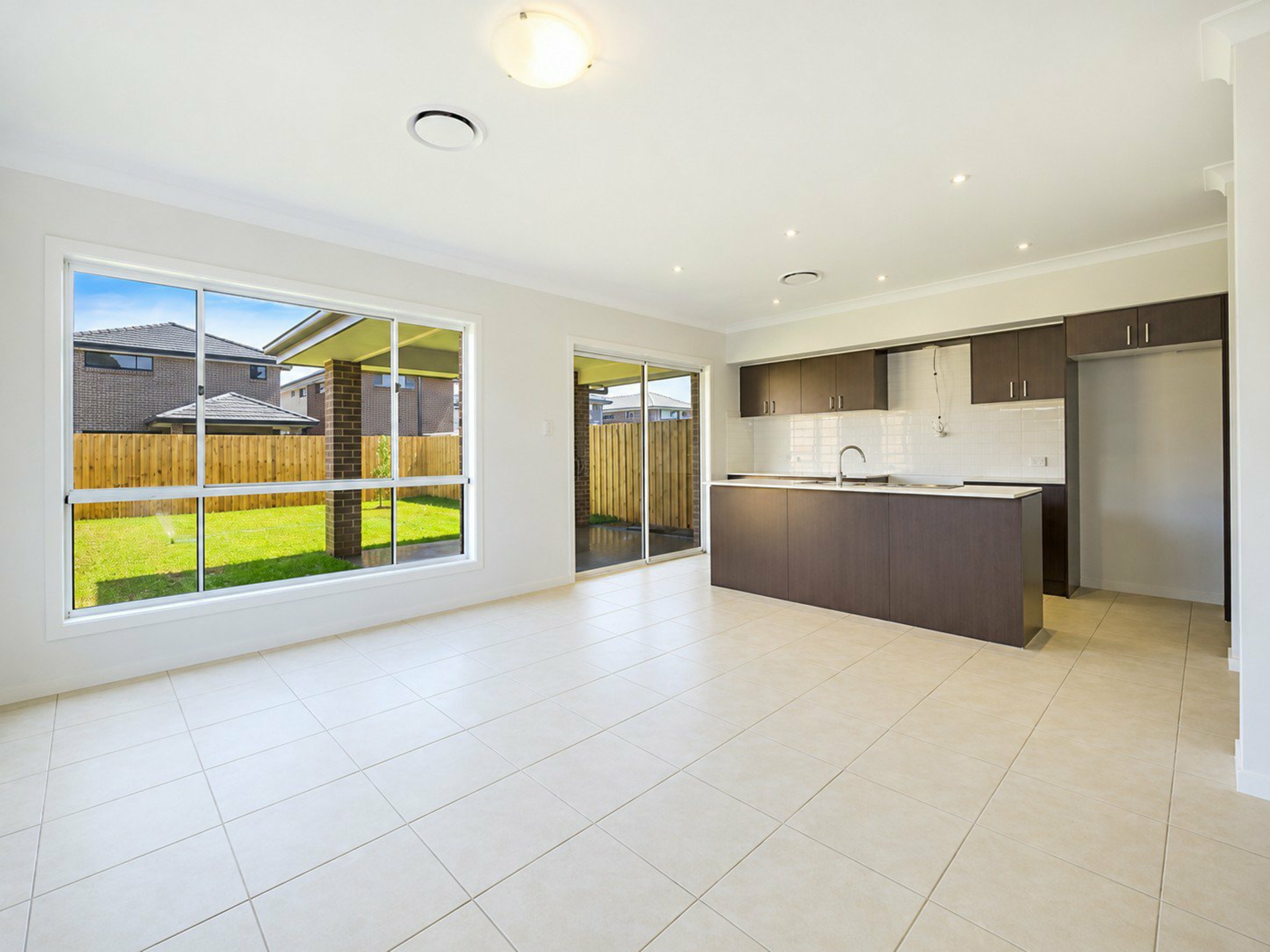 31 Passendale Road — photo 3 of 15