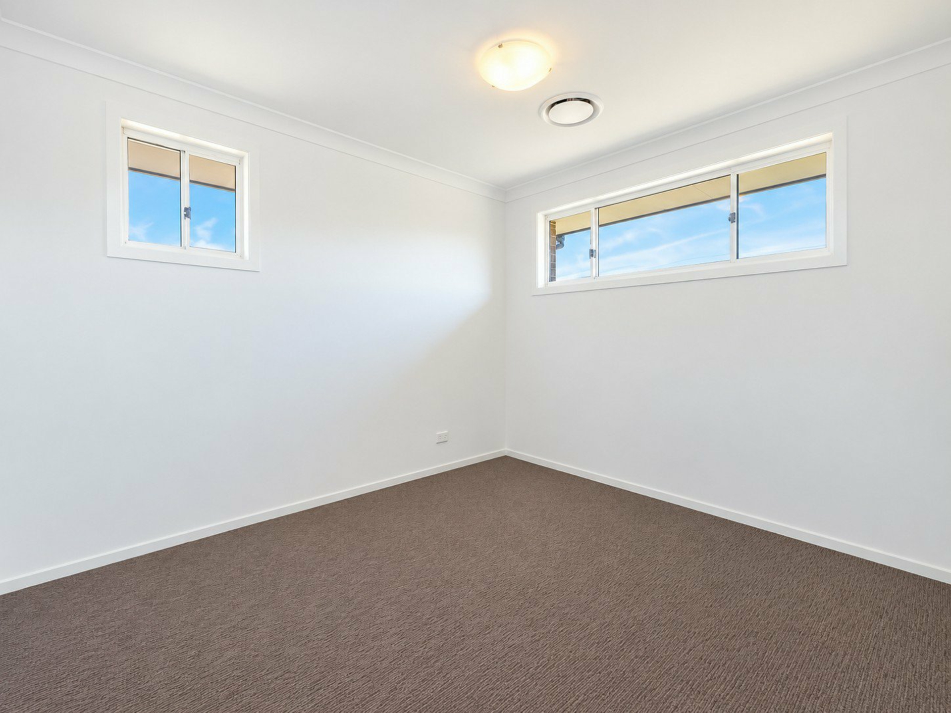 31 Passendale Road — photo 9 of 15