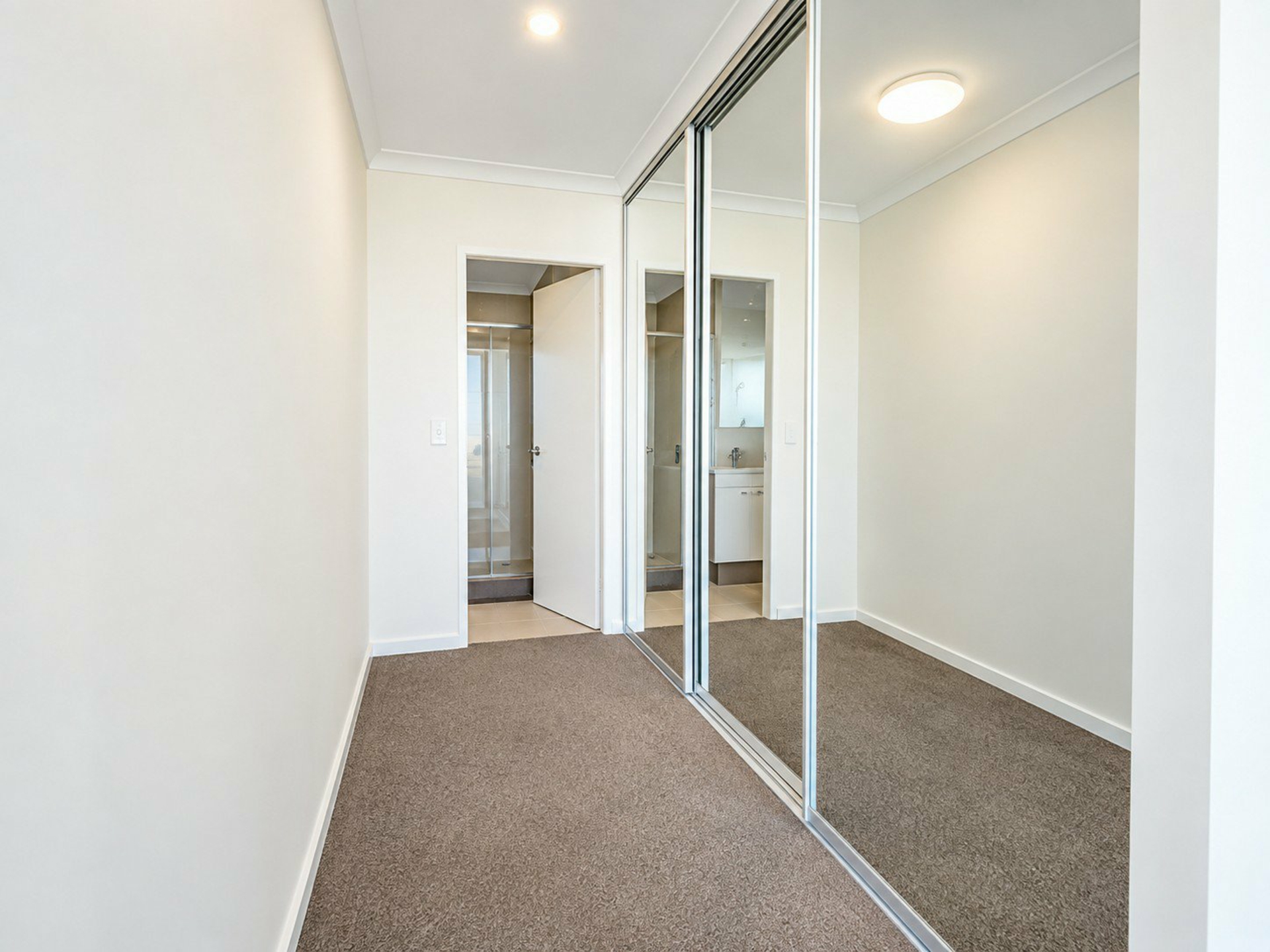 42/57-59 Lachlan Street — photo 6 of 9