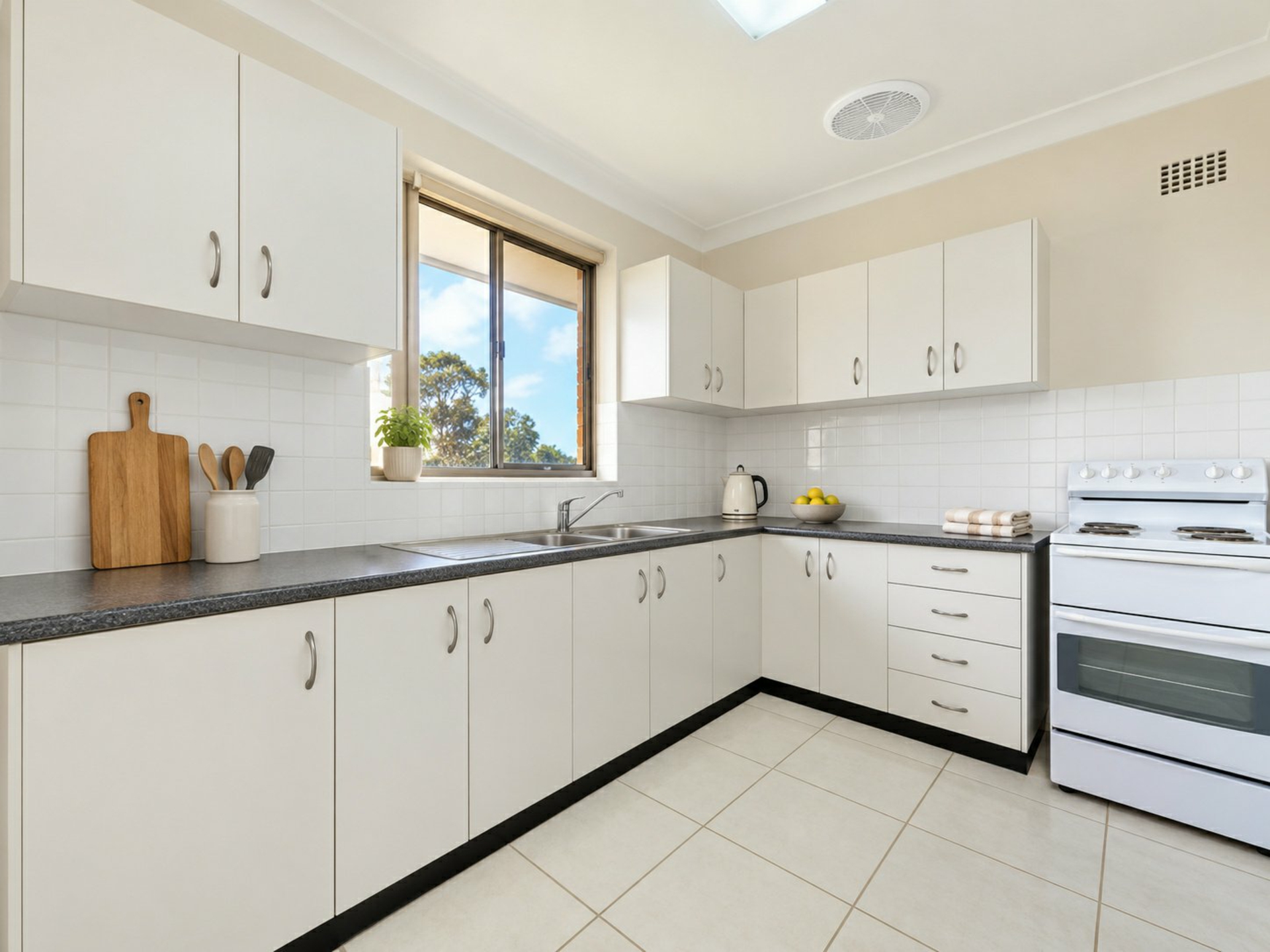 12/60 Hughes Street — photo 3 of 10