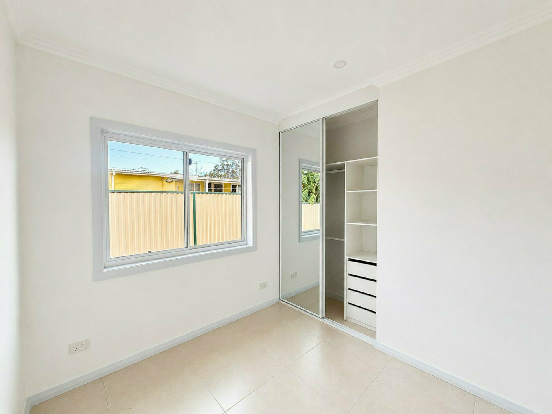 10A Quiros Avenue — photo 5 of 8