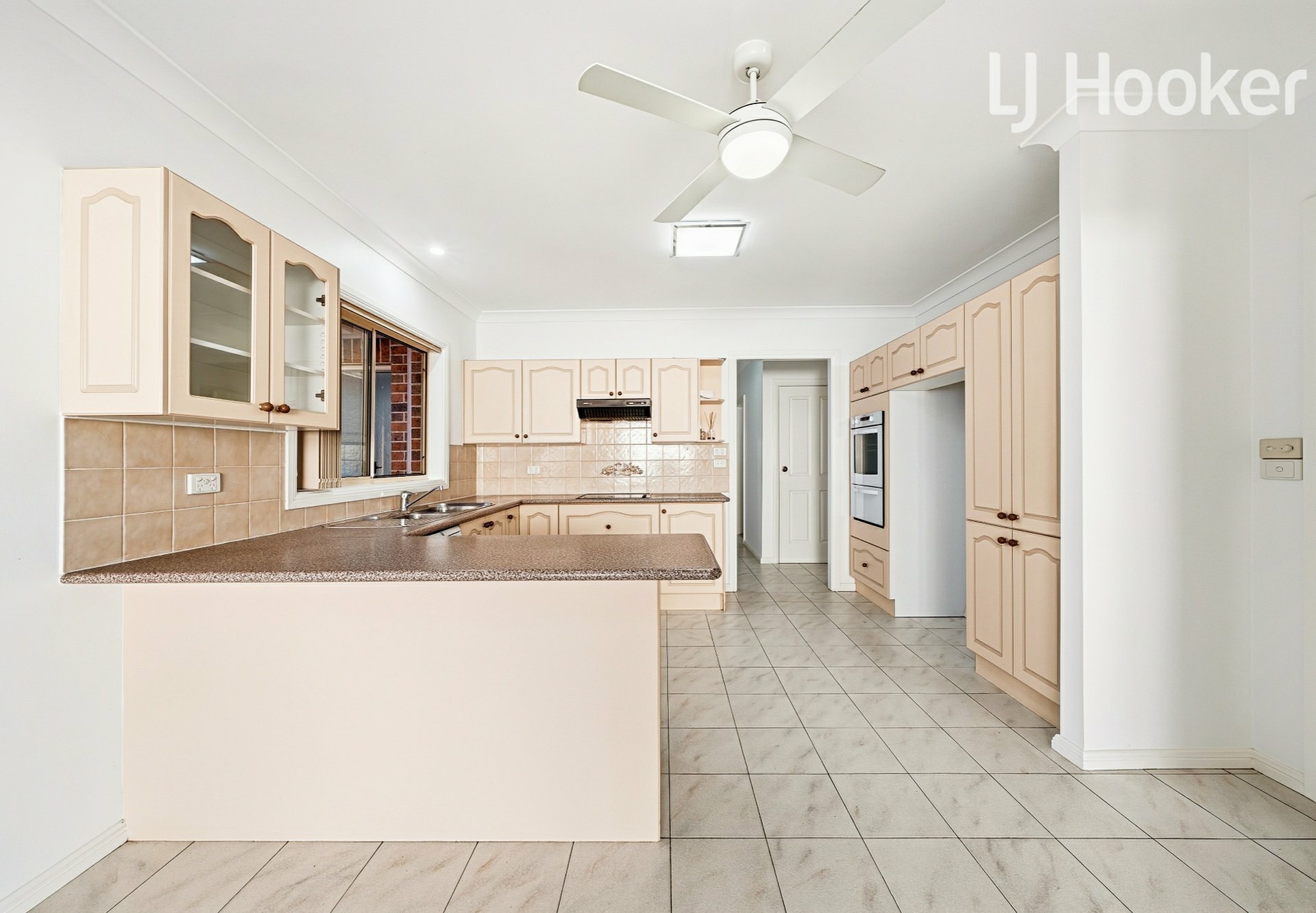 89B Lord Howe Drive — photo 7 of 25