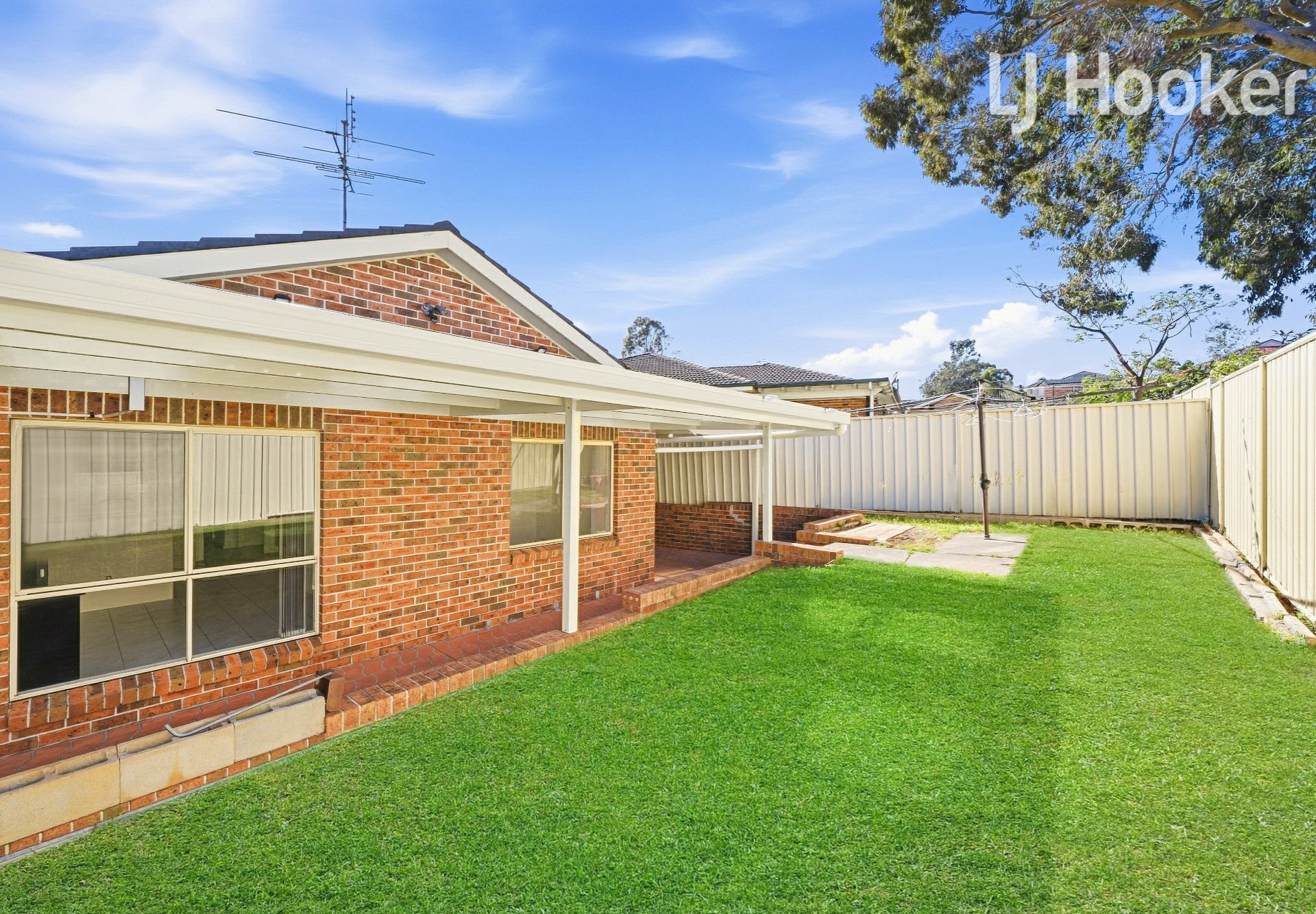 89B Lord Howe Drive — photo 14 of 25