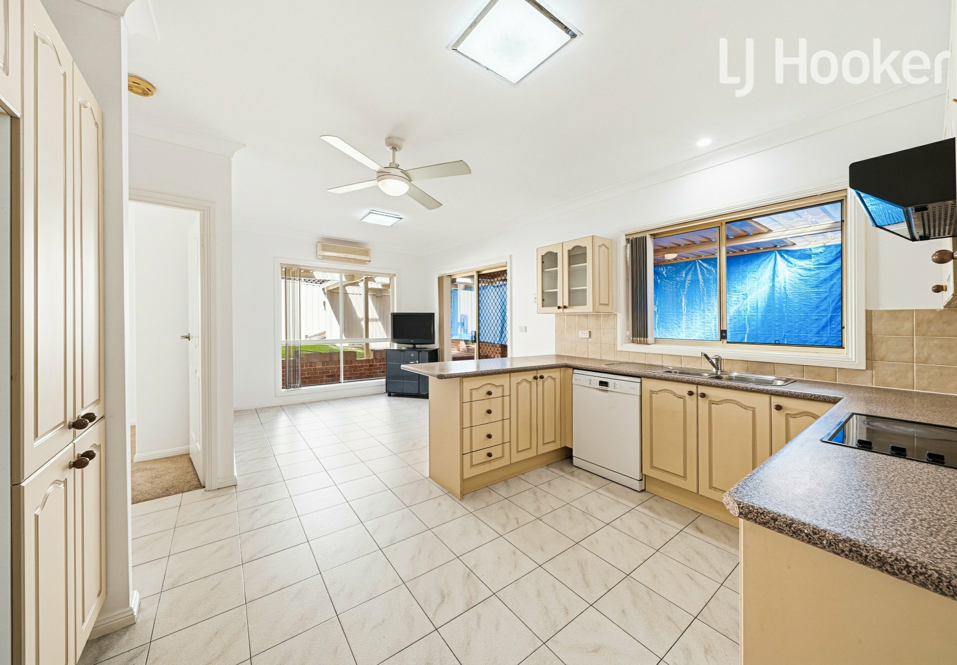 89B Lord Howe Drive — photo 17 of 25