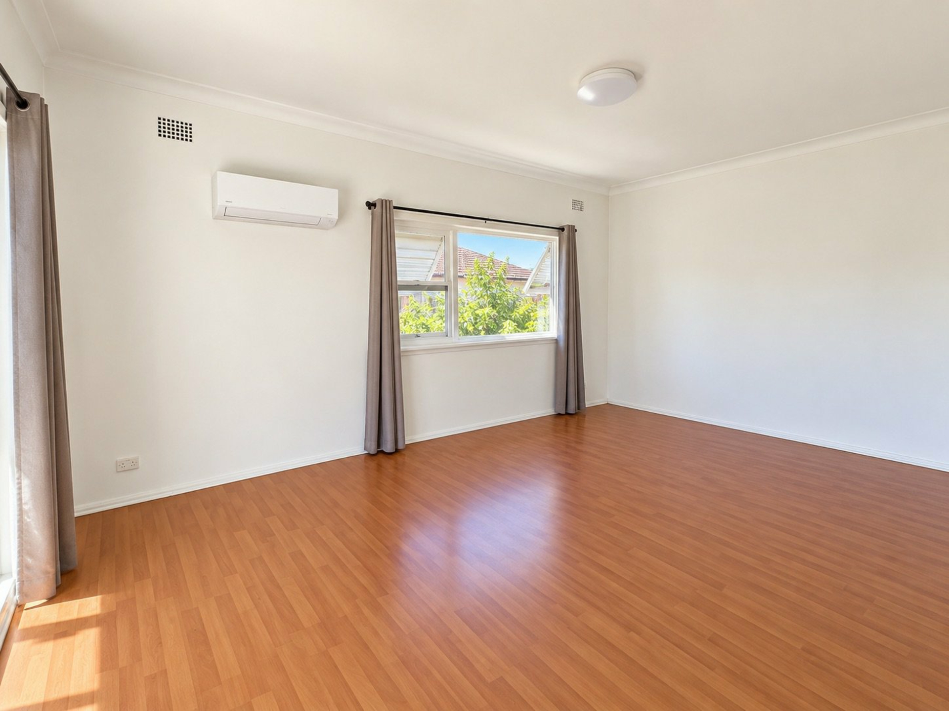 16 Kambala Crescent — photo 2 of 8